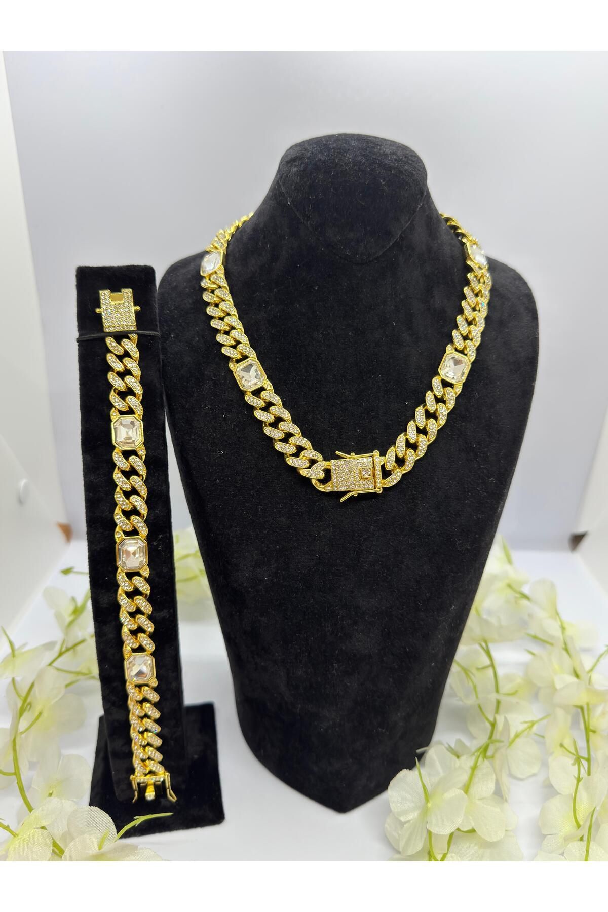 Constanza Exclusive 22 Ayar Altın Kaplama Çok Taşlı Kilit Set: Kolye,Bileklik Lvd531