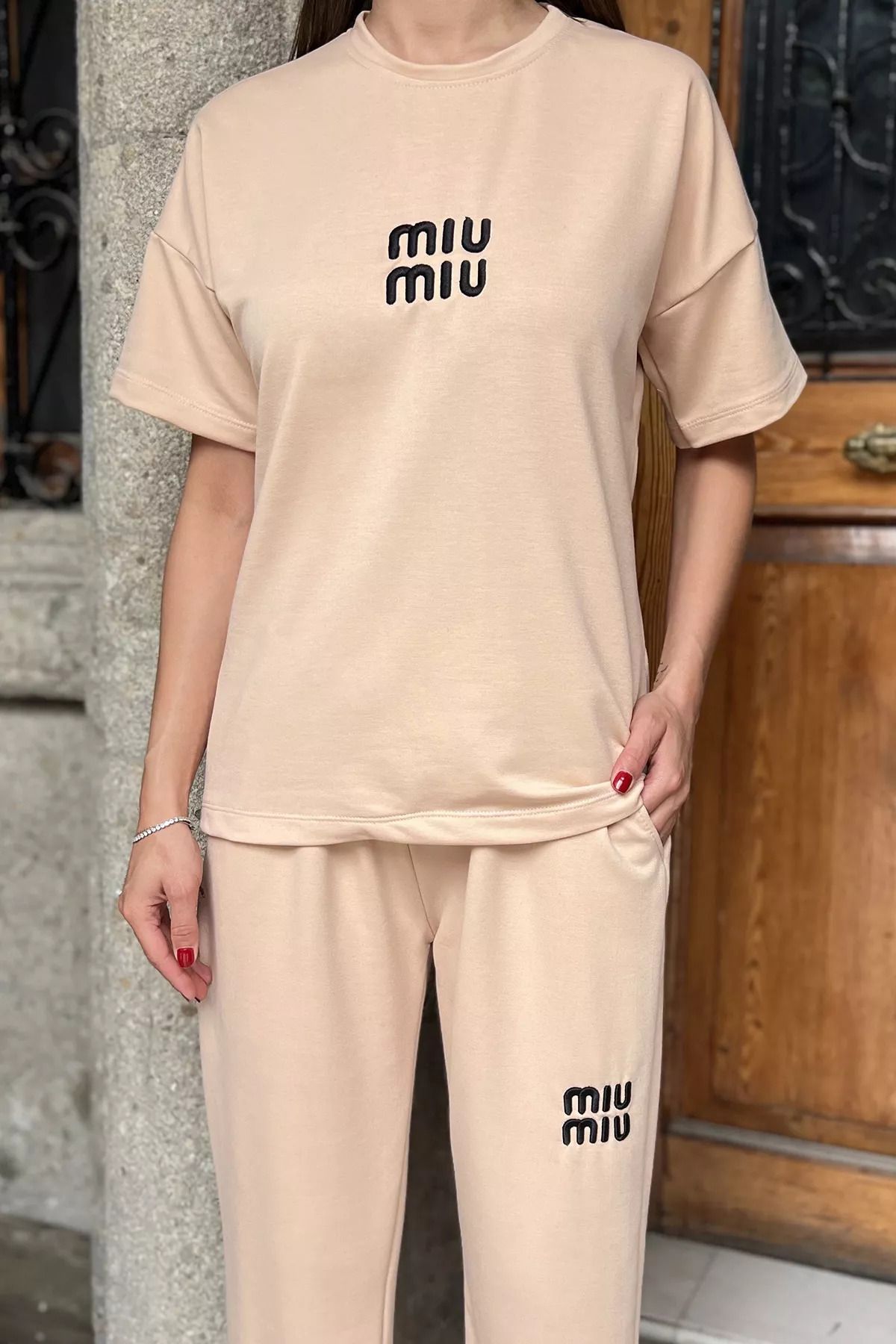 GÜLSELİ-Beige Women's Embroidery Detailed T-Shirt Pants Double Set 4