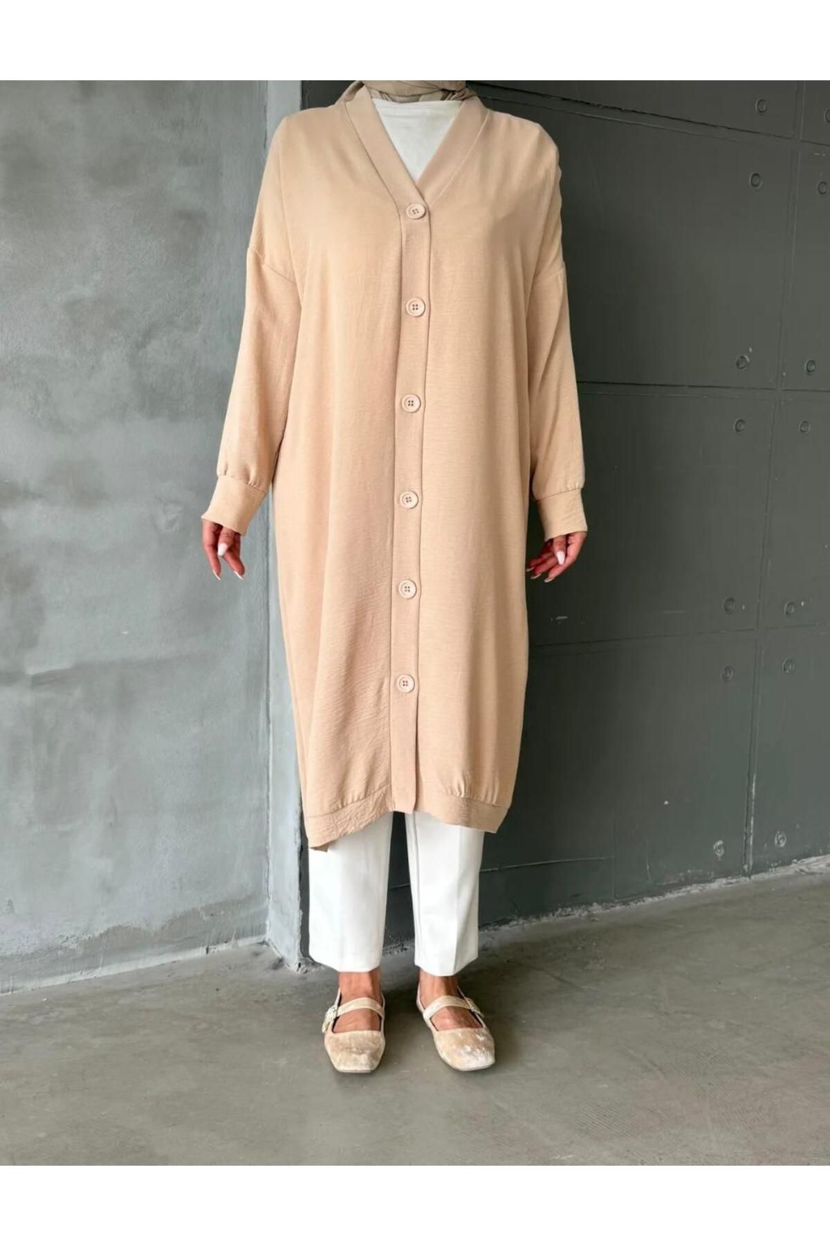 noyacollection Düğmeli Giy-Çık Kap
