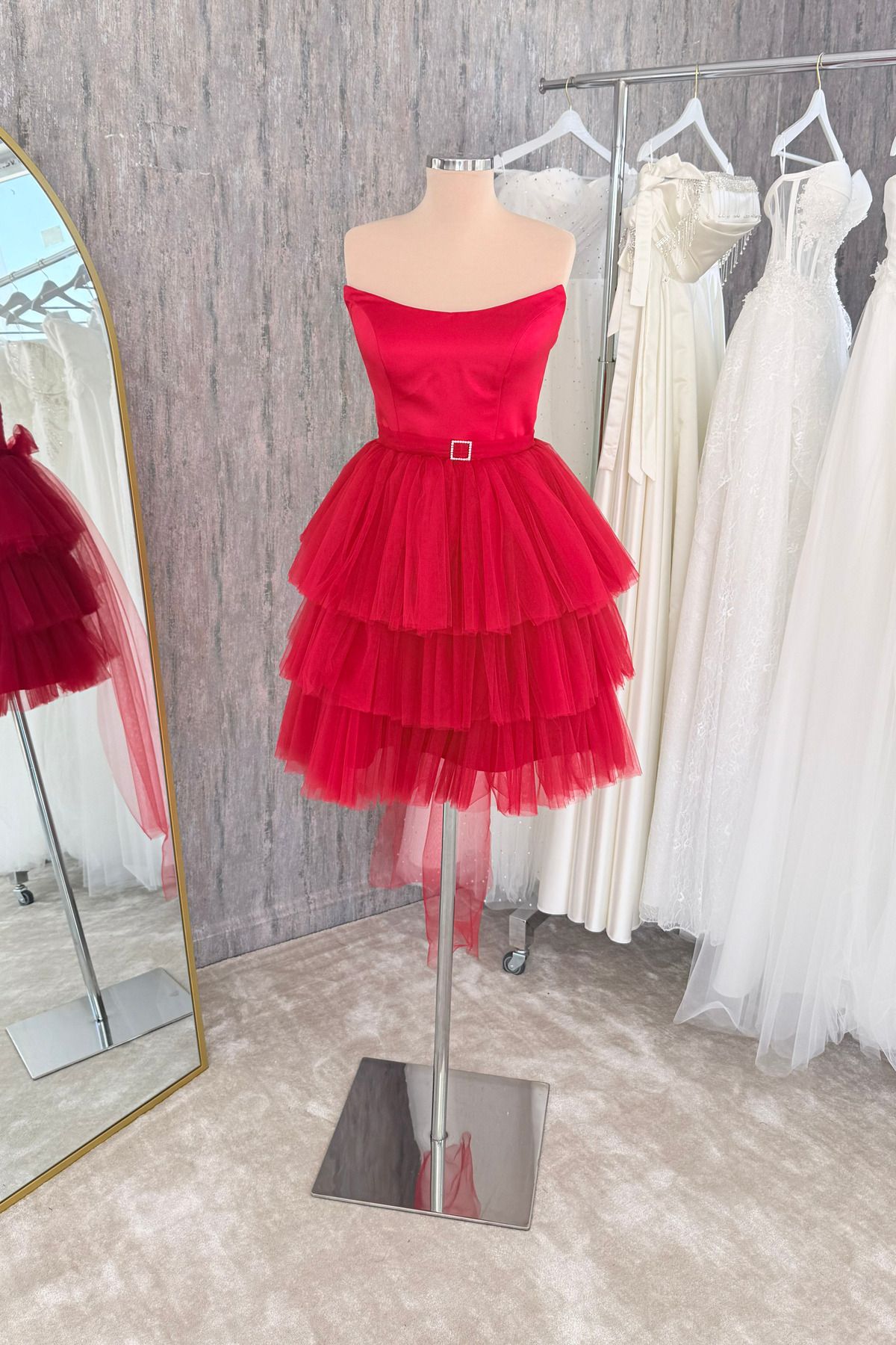 Lenta Moda Kırmızı Kayık Yaka Kat Kat Tül Mini Abiye ve Gece Elbisesi