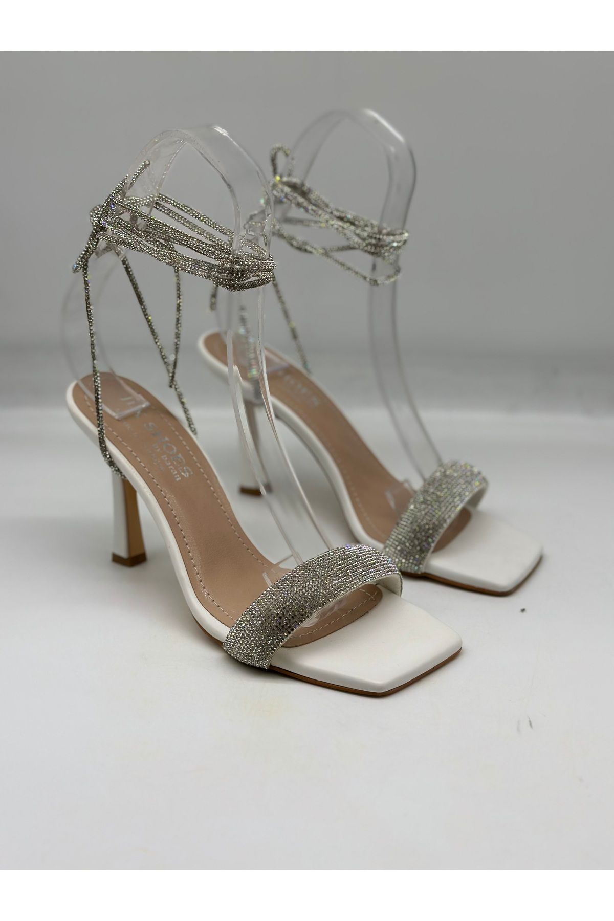 LOTUS AYAKKABI & ÇANTA İthal Taşlı Bilekten Bağlı Stiletto