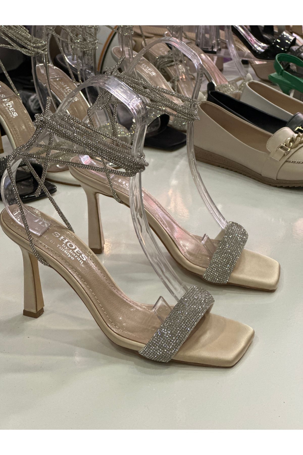 LOTUS AYAKKABI & ÇANTA İthal Taşlı Bilekten Bağcıklı Stiletto