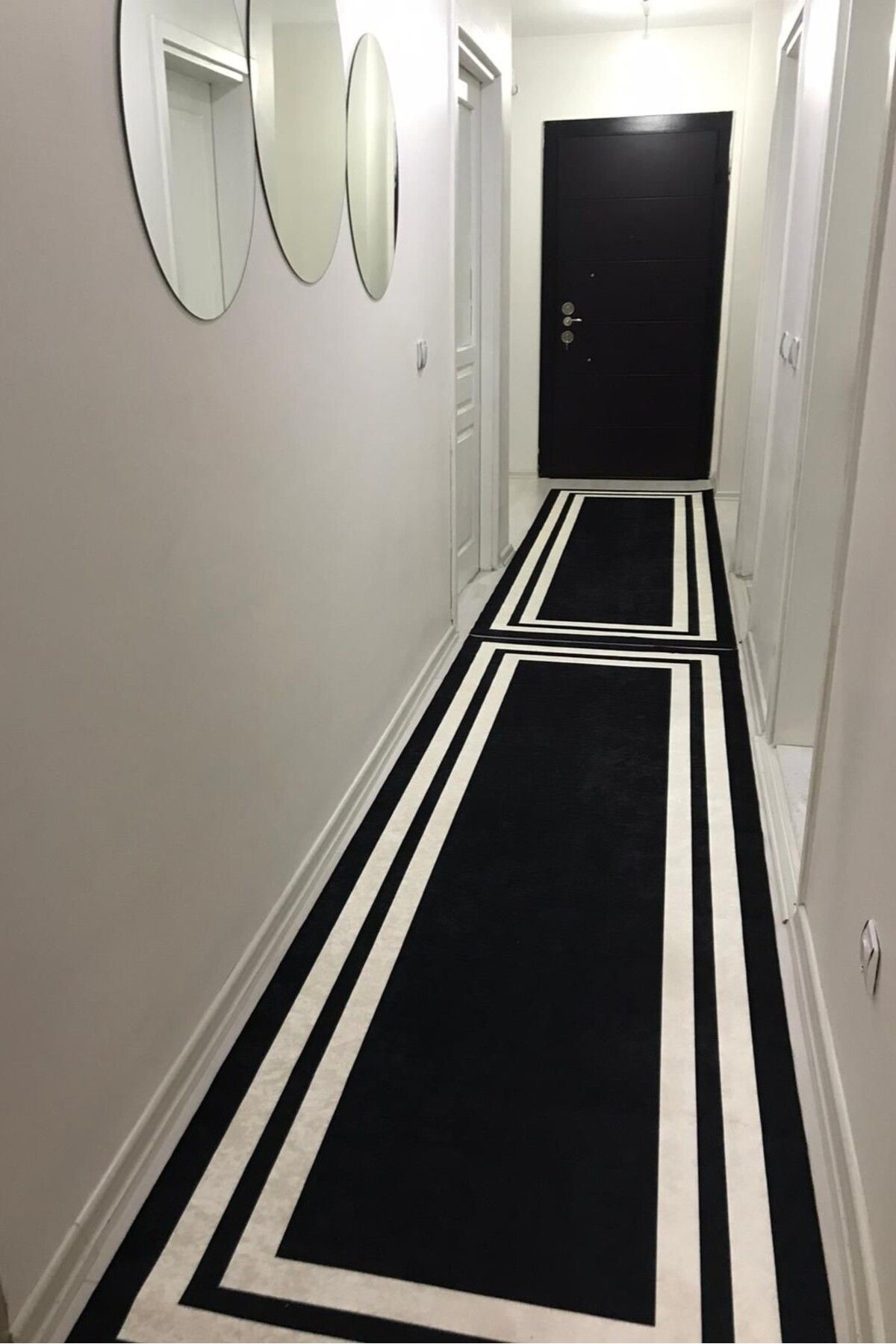CENTER AVM Siyah Beyaz Halı Makinede Yıkanabilir Kaymaz Taban Halı Salon Halısı Yolluk
