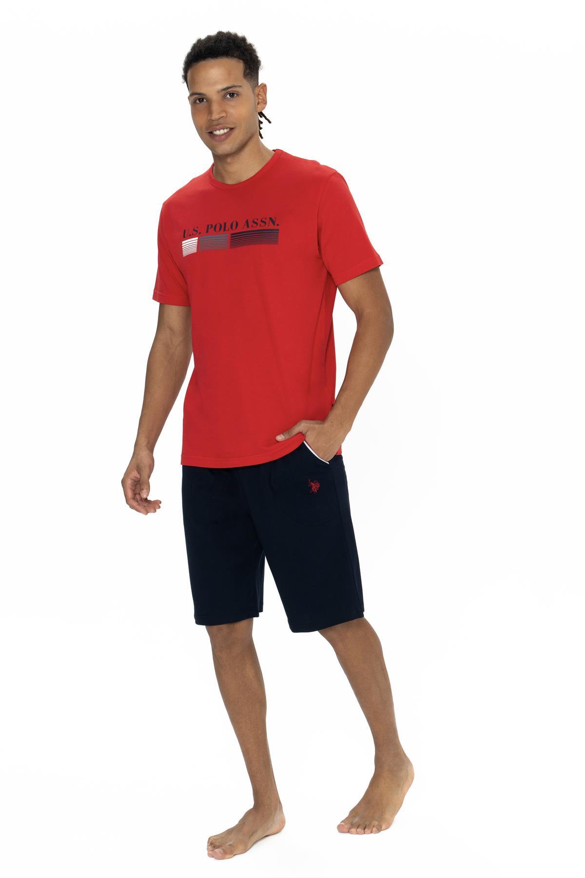 یو اس پولو ست تی‌شرت و شلوارک طرح‌دار پولو آمریکایی، یقه گرد، آستین کوتاه، دارای جیب