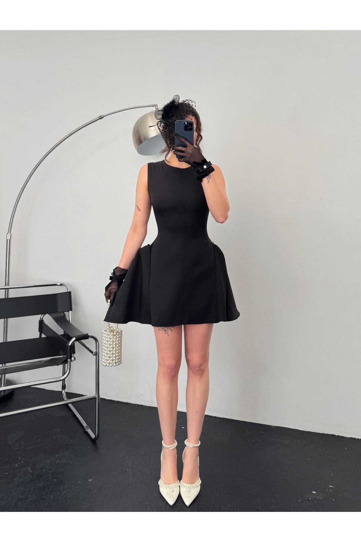 OYKUWEAR Holly Yanları Taş Detay Mini Siyah Elbise