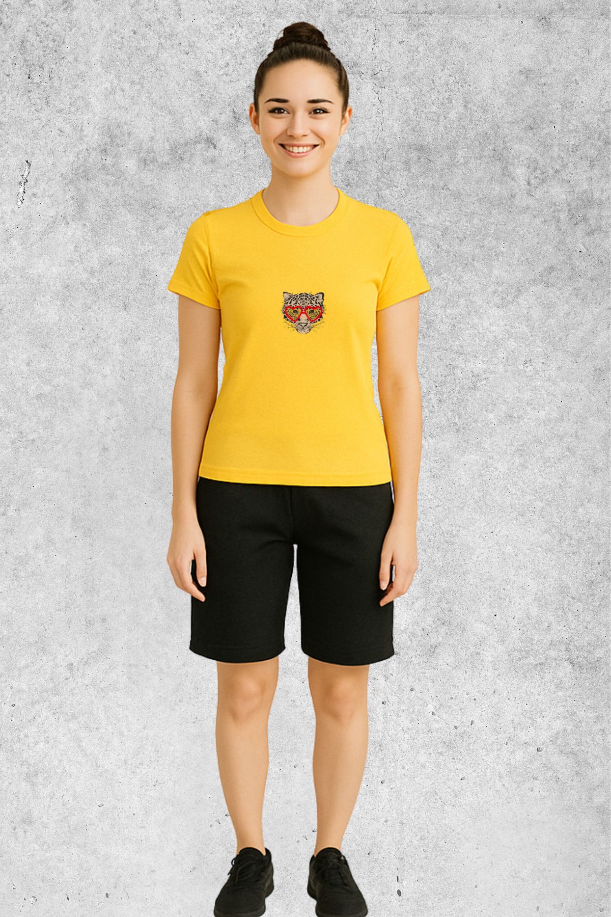 MOLICO BASİC unisex sıfır yaka kısa kollu GÖZLÜKLÜ LEOPAR baskılı TSHİRT