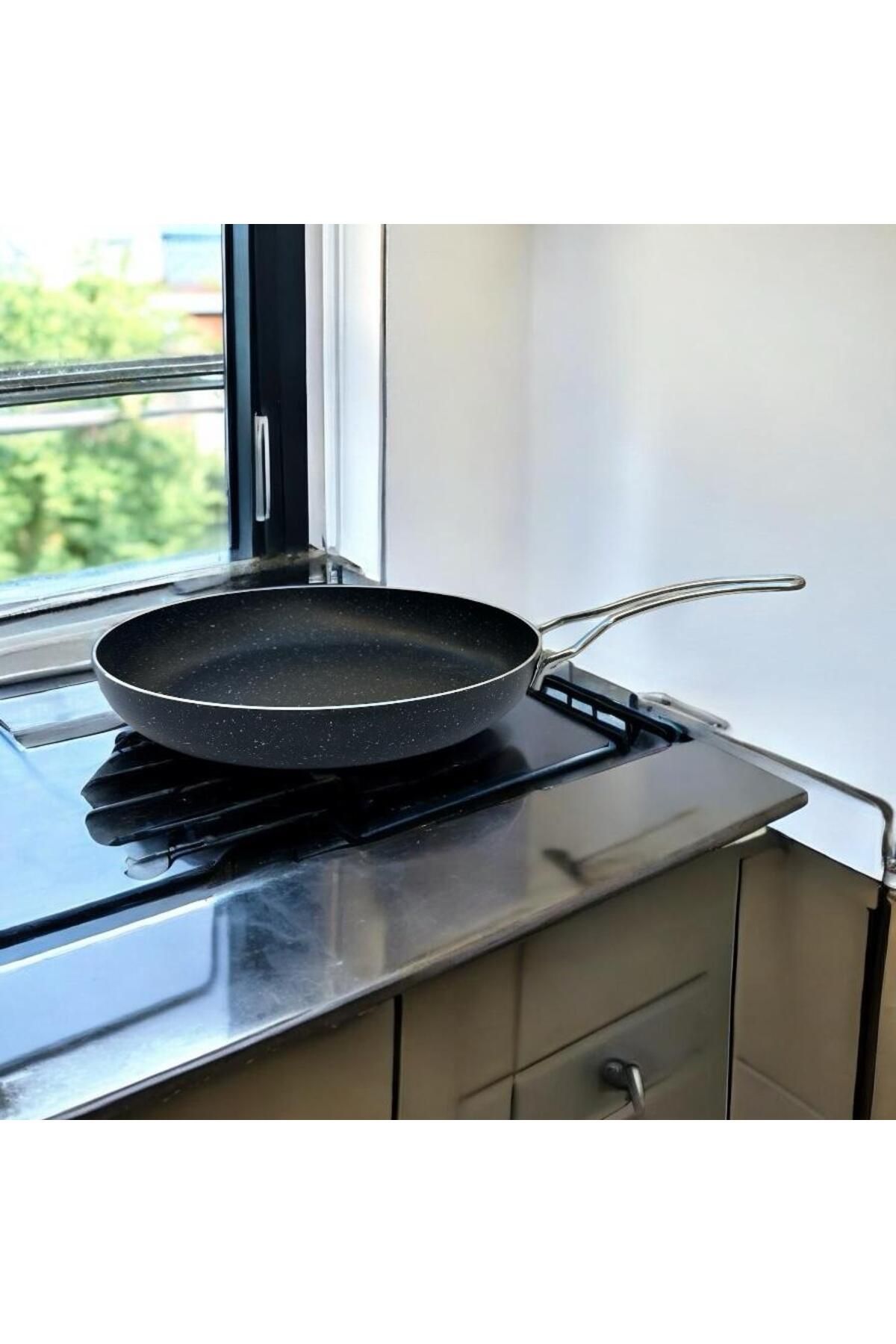 Peramari Tuna House Granit Kapaksız Tava 22 cm Siyah