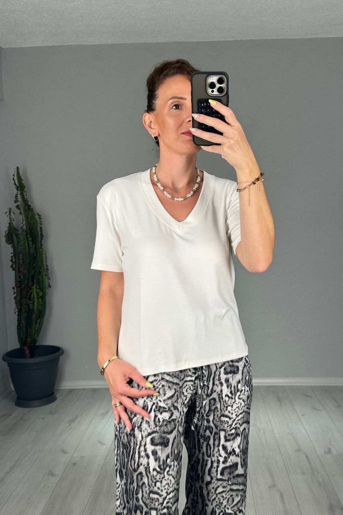 lady special Modal Kumaş V Yaka Basic Tişört
