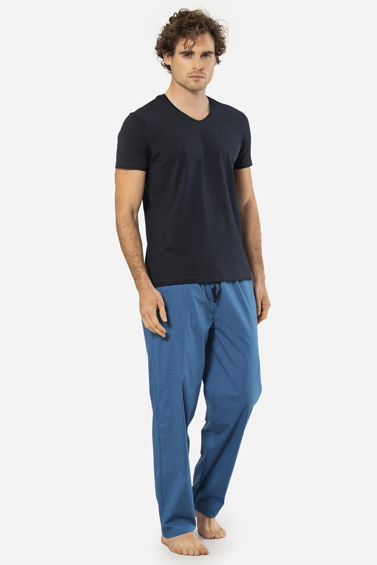 Cacharel V Yaka Kısa Kol T-shirt ve Cepli Ekoseli Alt Pijama Takım
