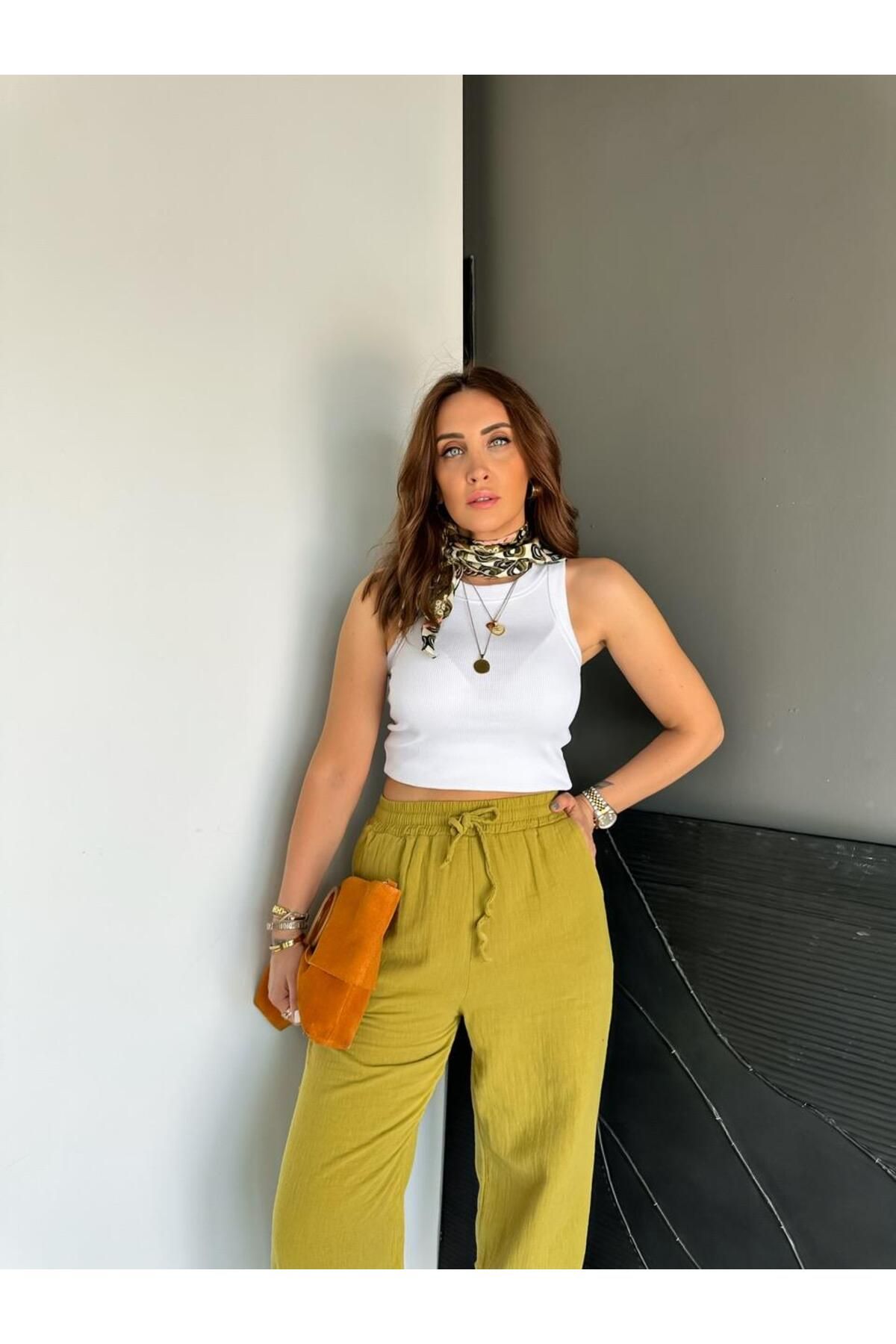 Zerrincan Giyim Beyaz Halter Yaka Fitilli Atlet