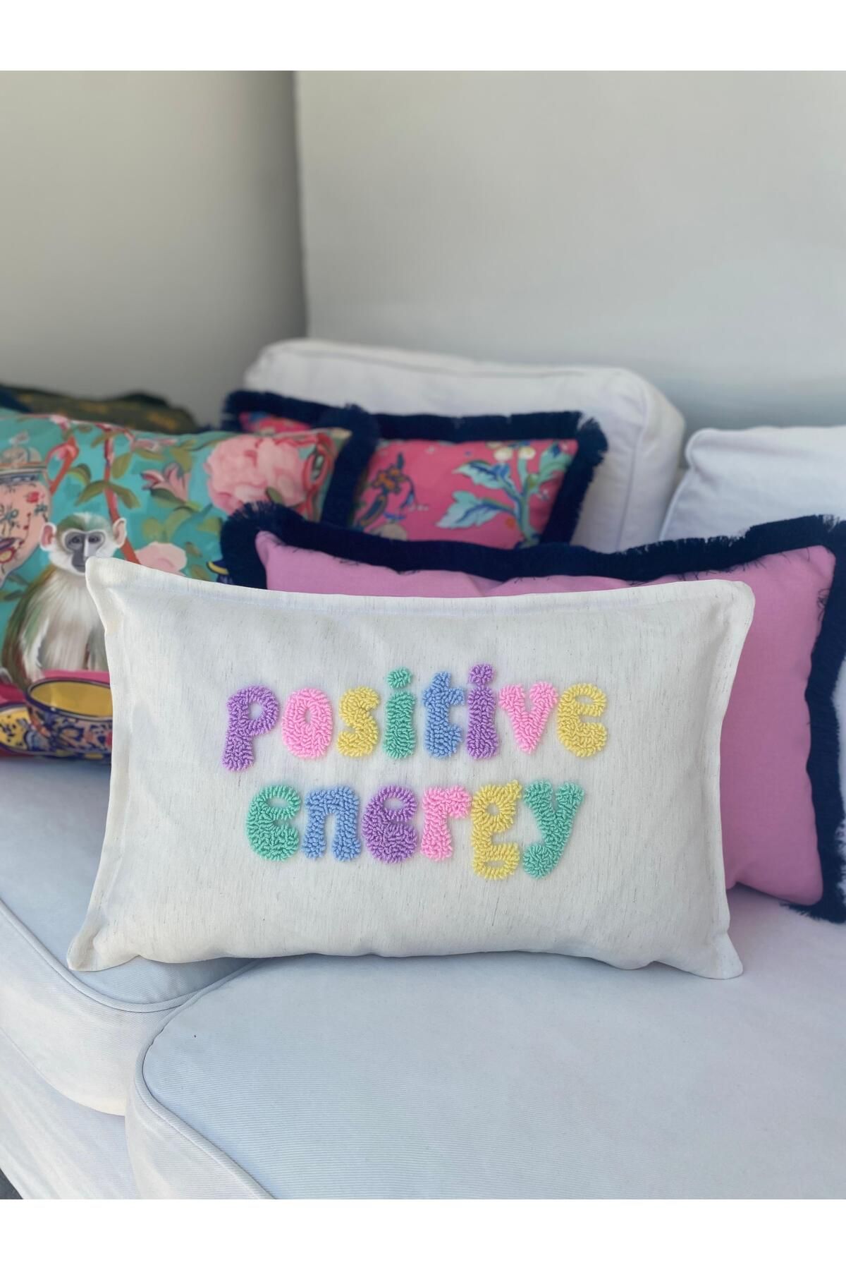 RahanDesign Positive Energy Renkli Yazılı Punch İşlemeli Kırlent Kılıfı - 30x50cm- Pucnh Kırlent Kılıfı