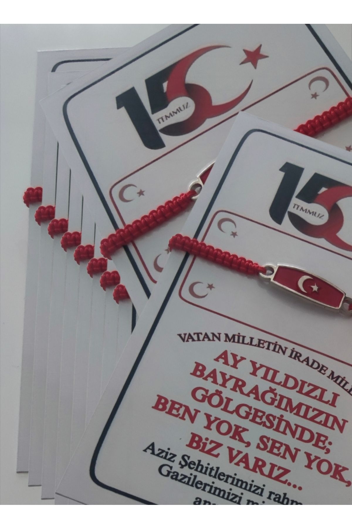 Akem Anı kartlı 10' lu Türk bayrağı makrome bileklik, 15 temmuz, Bayram, okul, etkinlik, takı, bijuteri