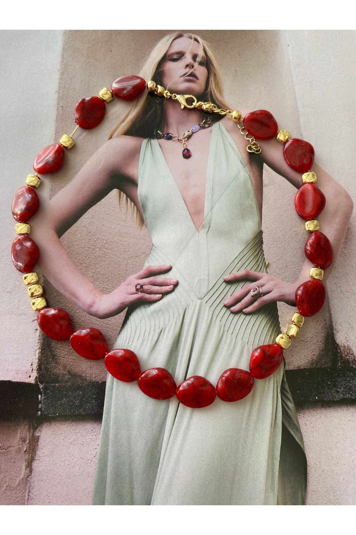 Pinery Jewels Bordo İri Taşlı Yazlık Kadın Kolye – Modern ve Şık Tasarım