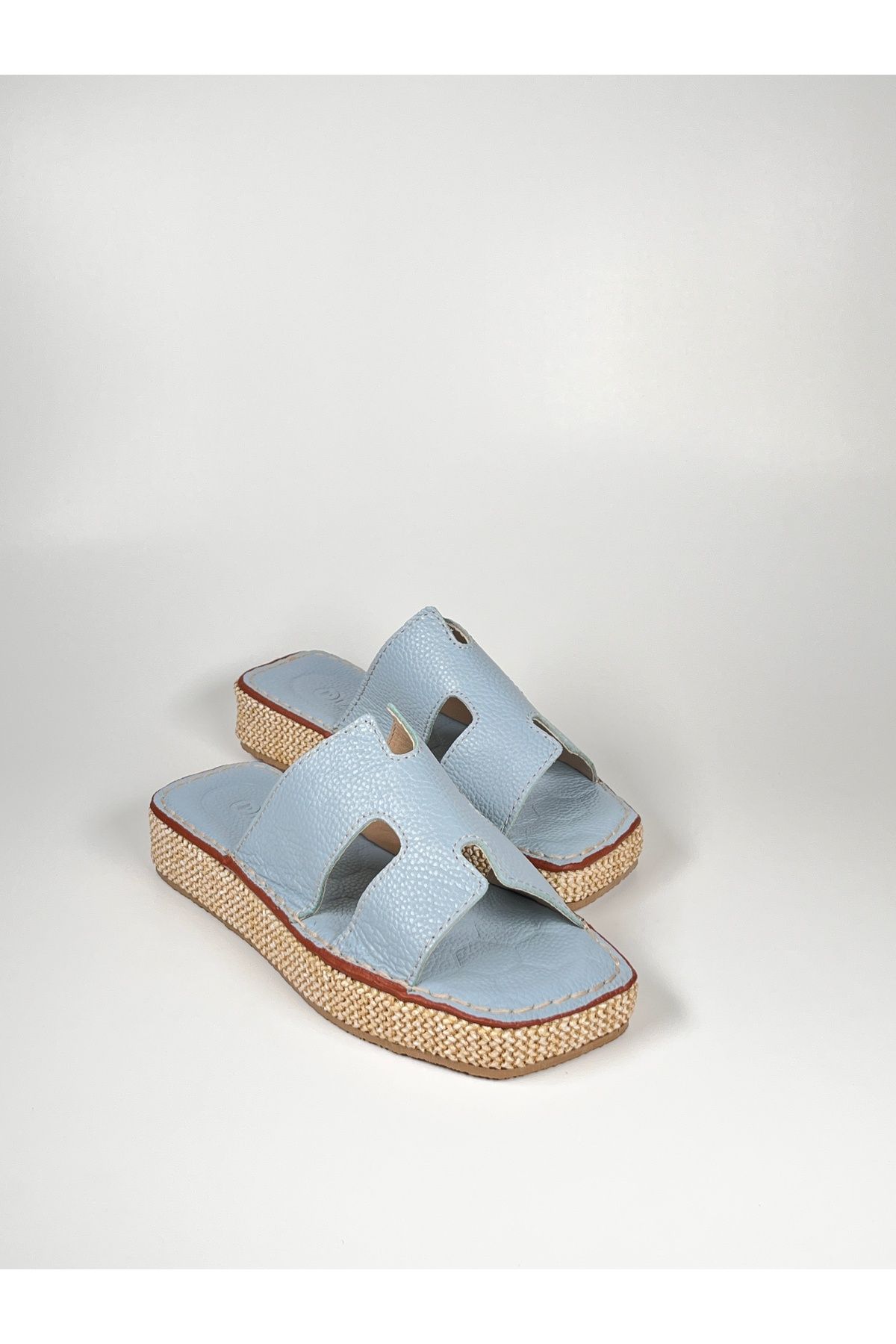futsi shoes Hasır Taban Detaylı Hakiki Deri Kadın Terlik