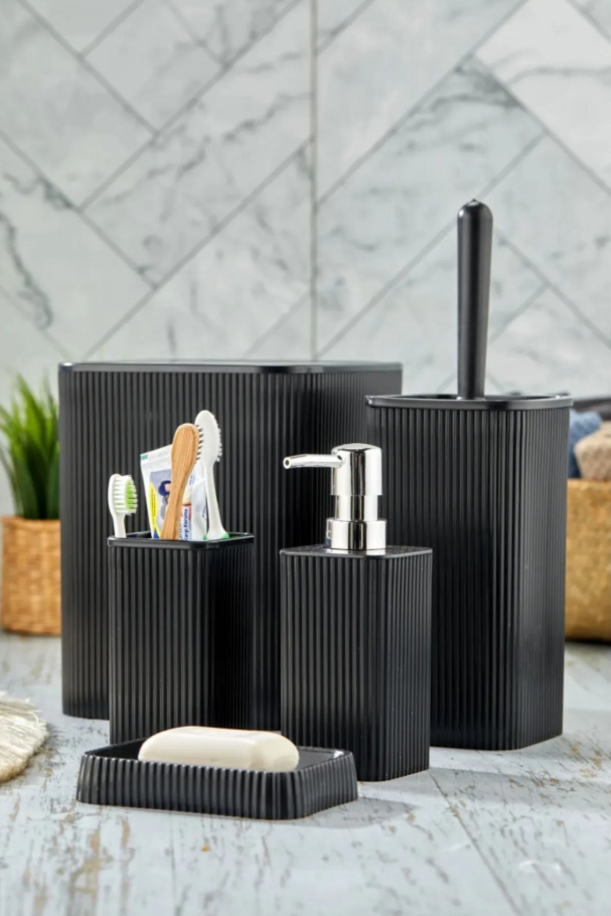 Roslyn Home Banyo Seti, 5 Parça Banyo Seti, Çöp Kovalı Sabunluklu 5 Parça Banyo Takımı, Lüks Çizgili Banyo Seti
