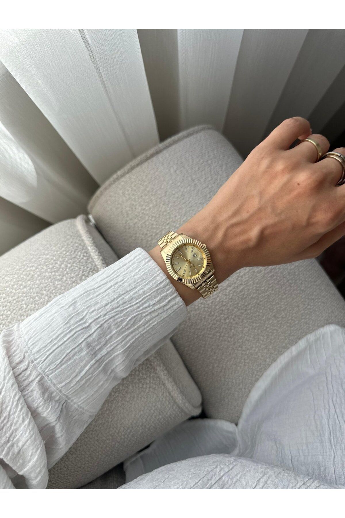 MERW Betty Model Gold Sarı Renk Metal Kordon Vintage Seri Kadın Kol Saati