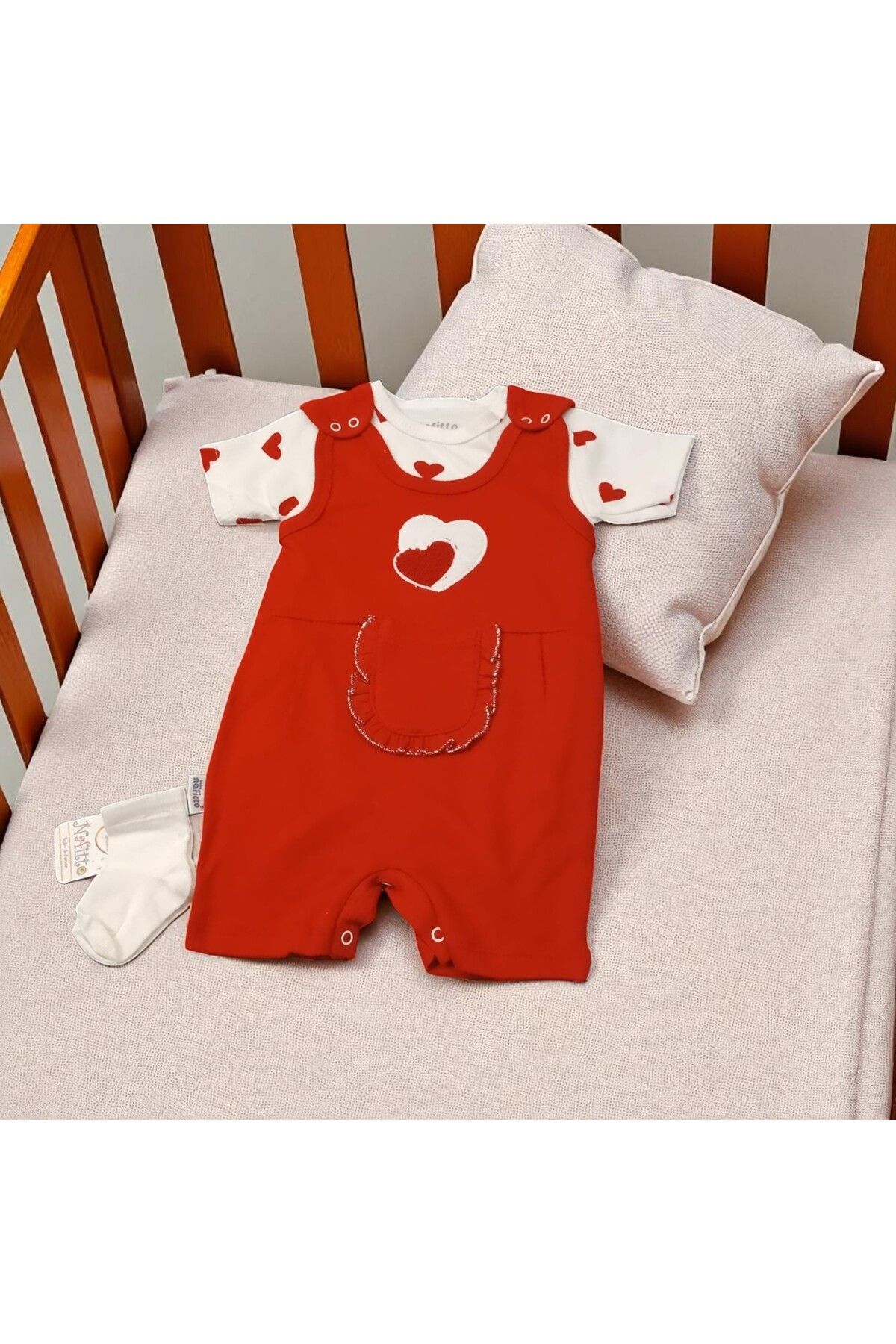 Bublykids Kırmızı Kalpli 3 lü Kız Bebek Kısa Tulum Kalpli Zıbınlı Bebek Takım Kısa Tulum Takımı Çoraplı