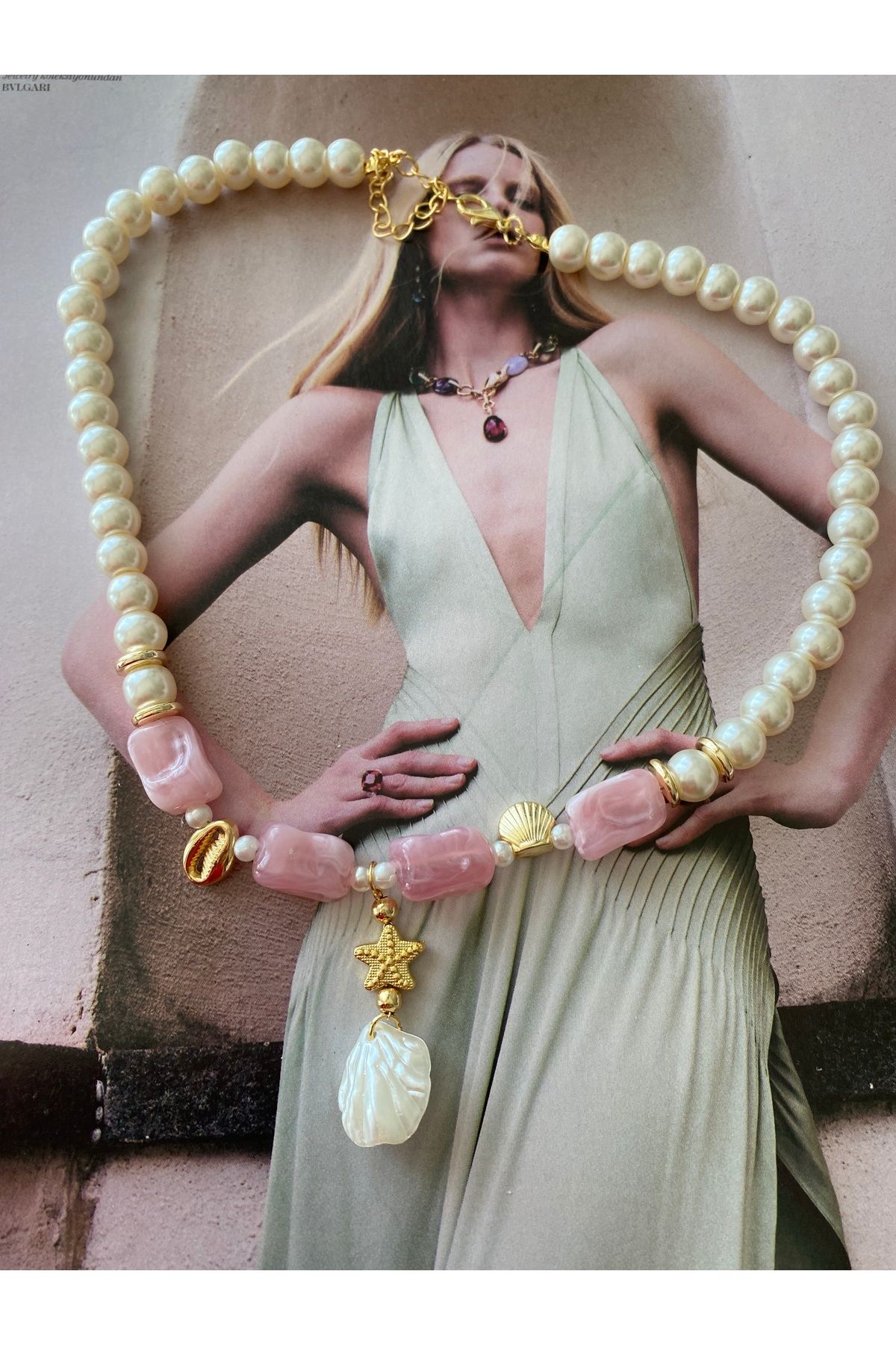 Pinery Jewels Deniz Kabuğu Detaylı Boncuklu Yazlık Kadın Kolye – Modern ve Şık Tasarım