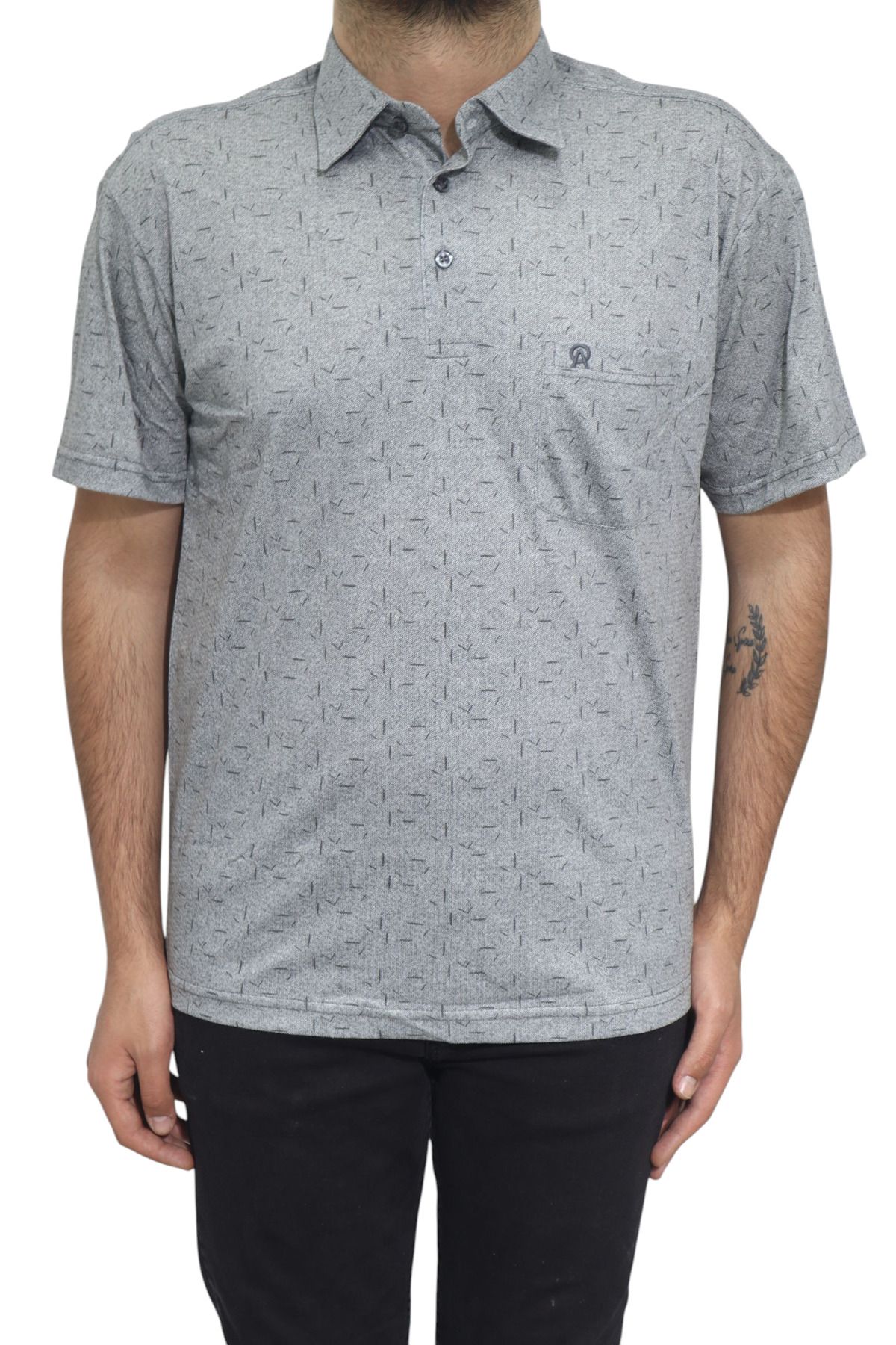 Özhürmet Triko Dmc Tekstil Erkek Gri Desenli Klasik Kesim Rahat Kalıp Tek Cepli Gömlek Yaka T-Shirt