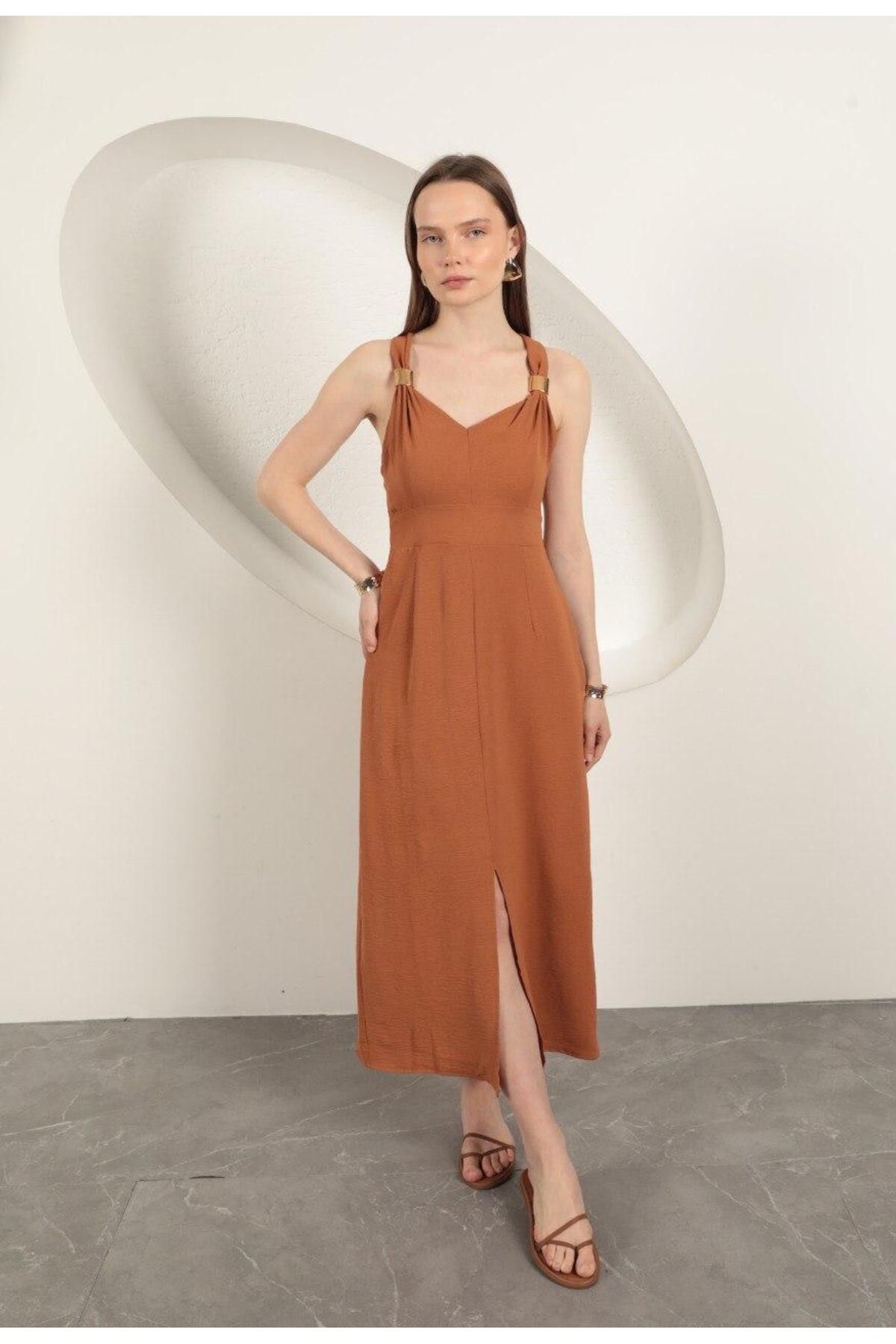 MODA Toka Detaylı Askılı Elbise