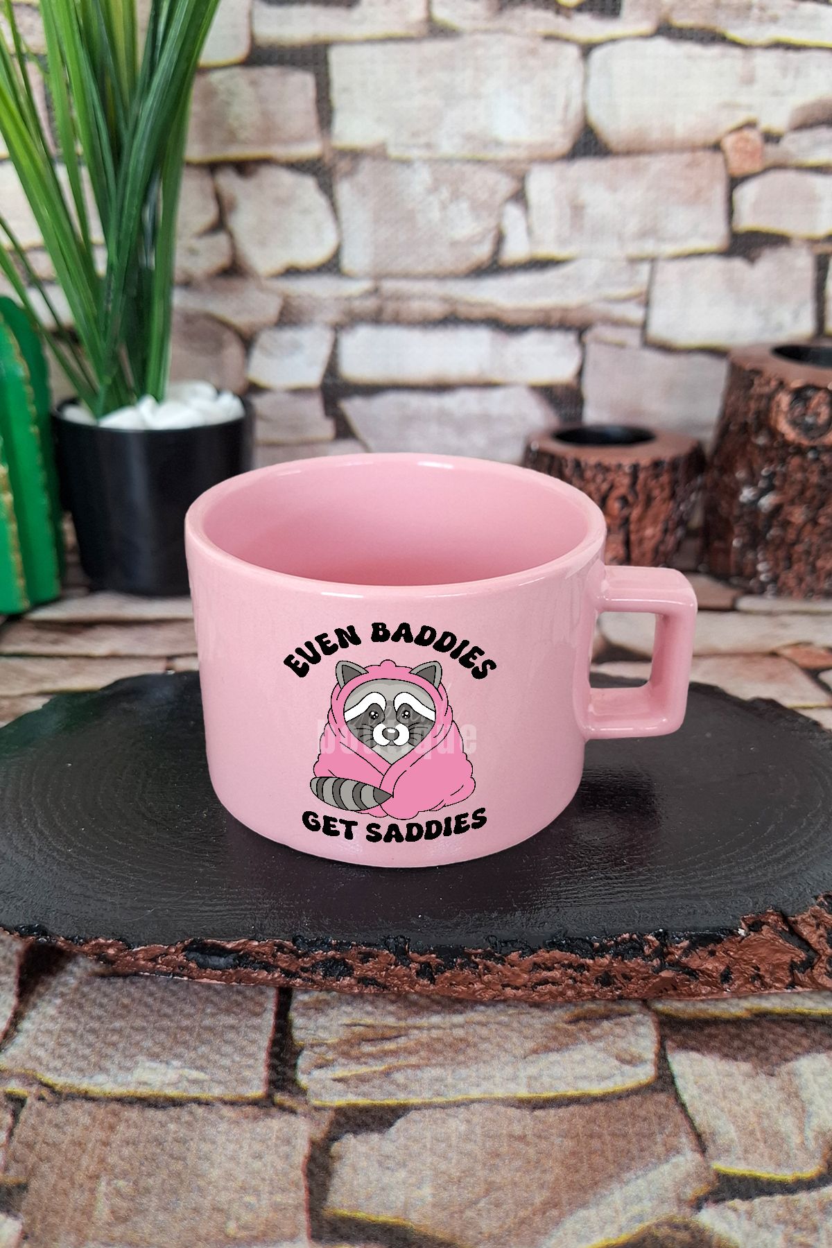 qoeuyl boutique Even baddies get saddies Kare Kulplu Fincan Pembe Kupa Bardak