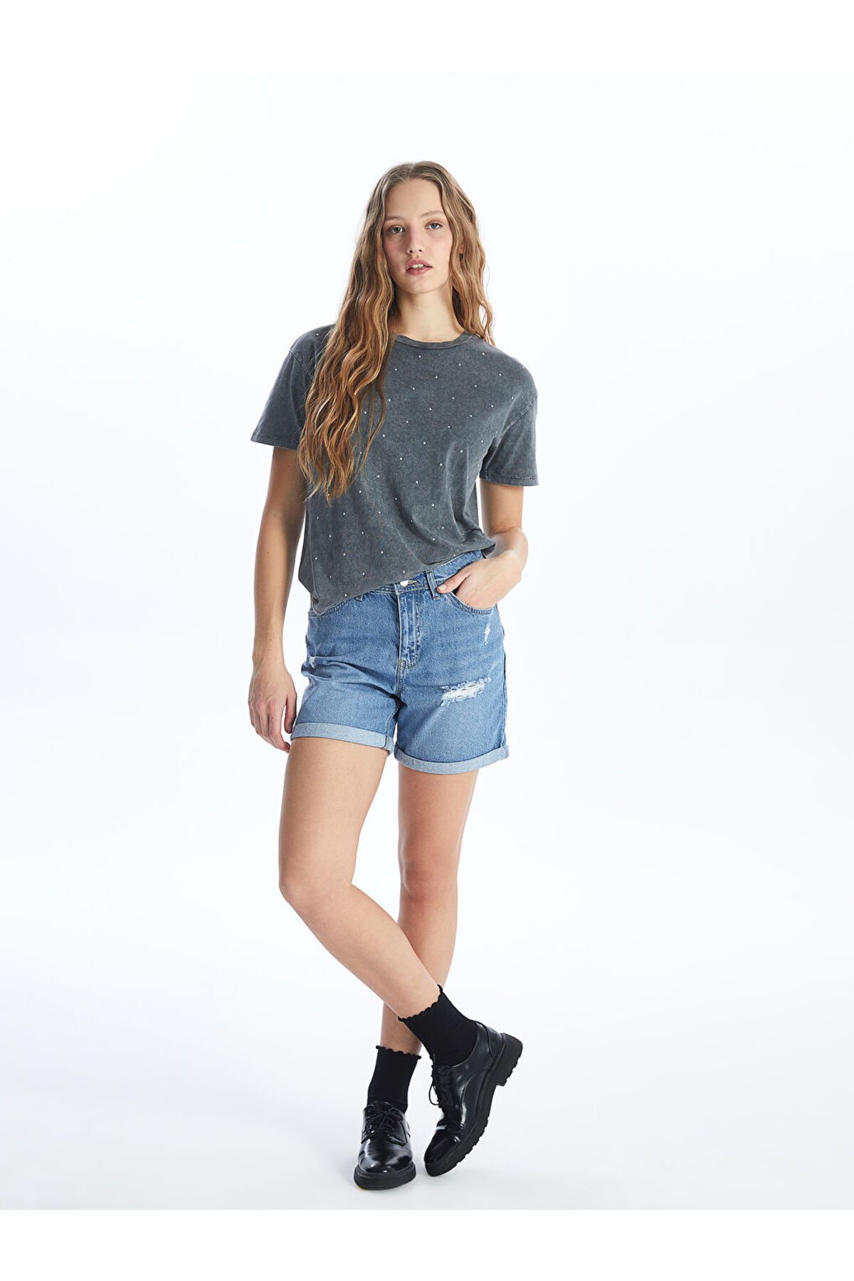 LC Waikiki LCW Boyfriend Fit Yırtık Detaylı Kadın Jean Şort