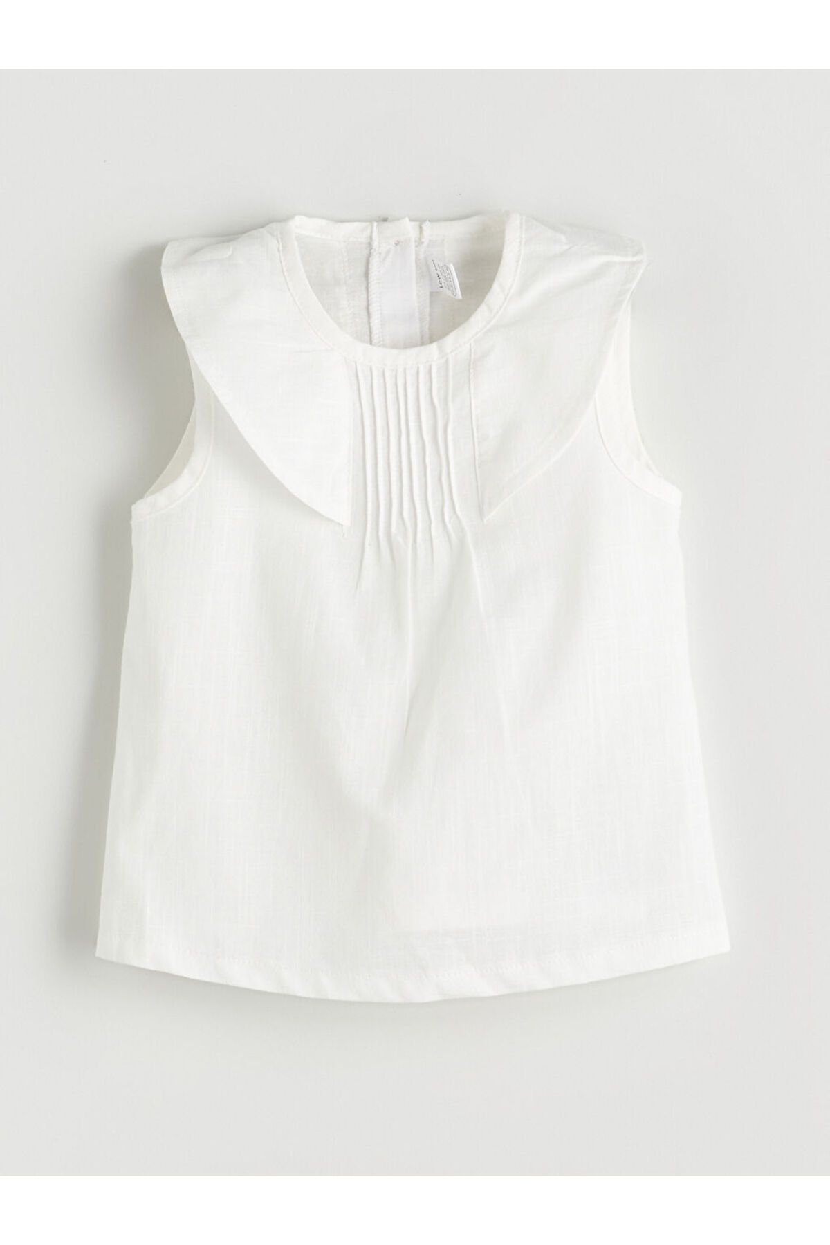 LC Waikiki-Sparkling Selections from Shining Store |   Ecru Ruffled Collar Baby Girl Blouse and Jean Shorts 2-Piece 2