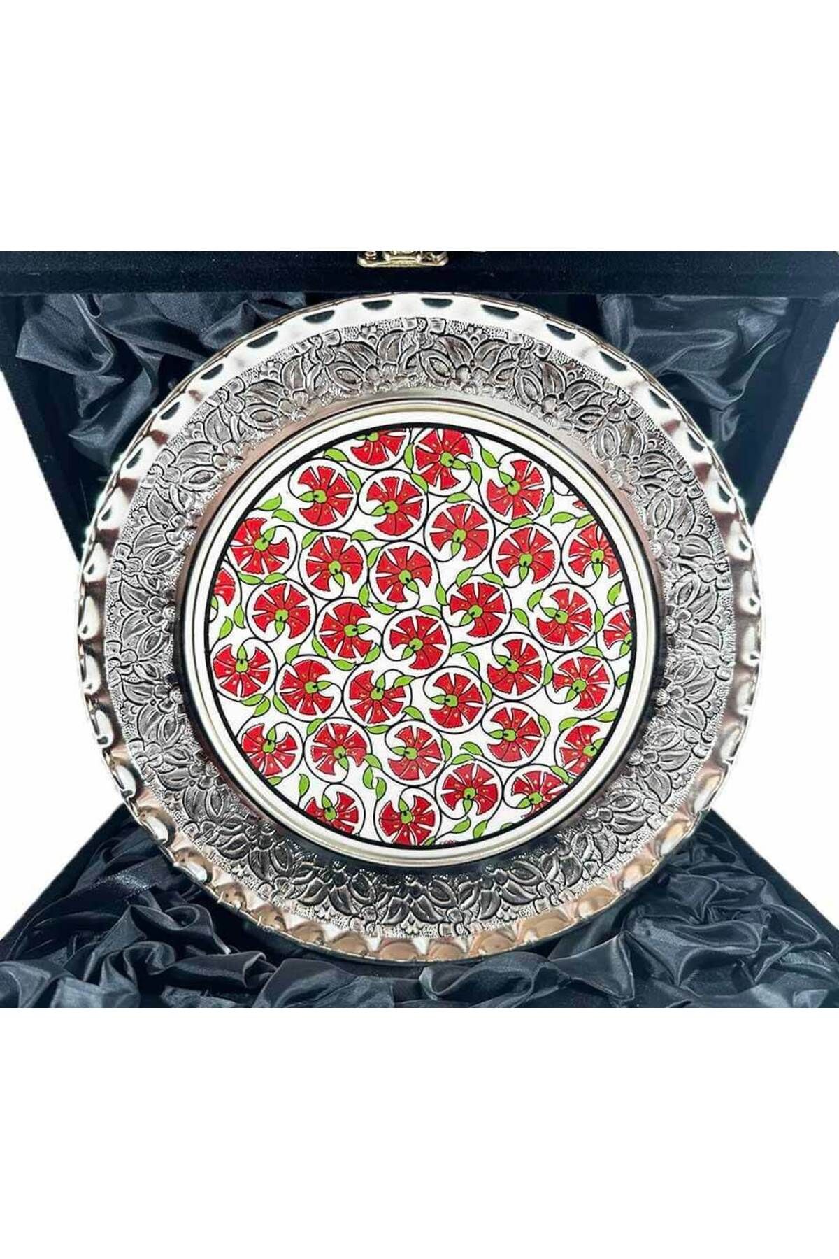 Çini Evi Zarafetin Simgesi Karanfil Motifli Gümüş Tabak 25cm