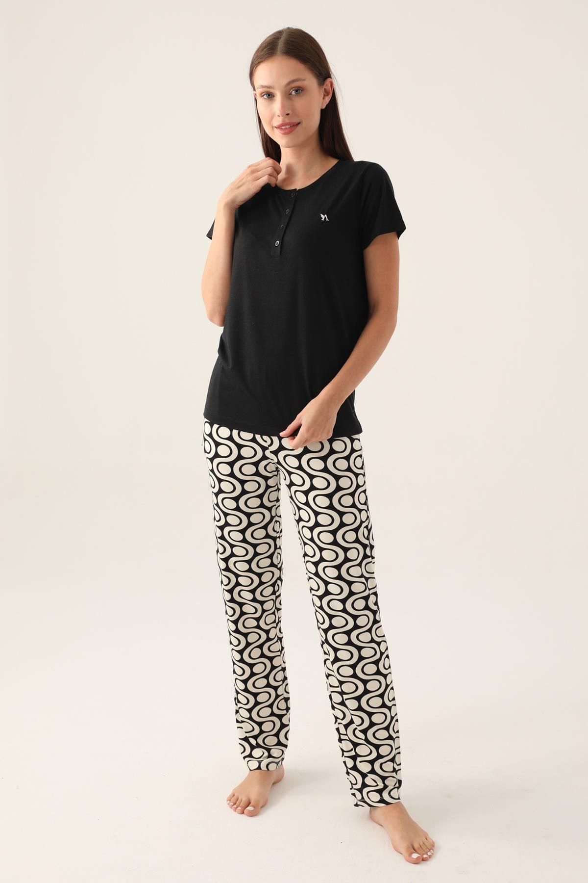Arnetta Düğmeli Yaka Geometrik Desenli Kadın Pijama Takımı,Büyük Beden Pijama, %100 Pamuklu