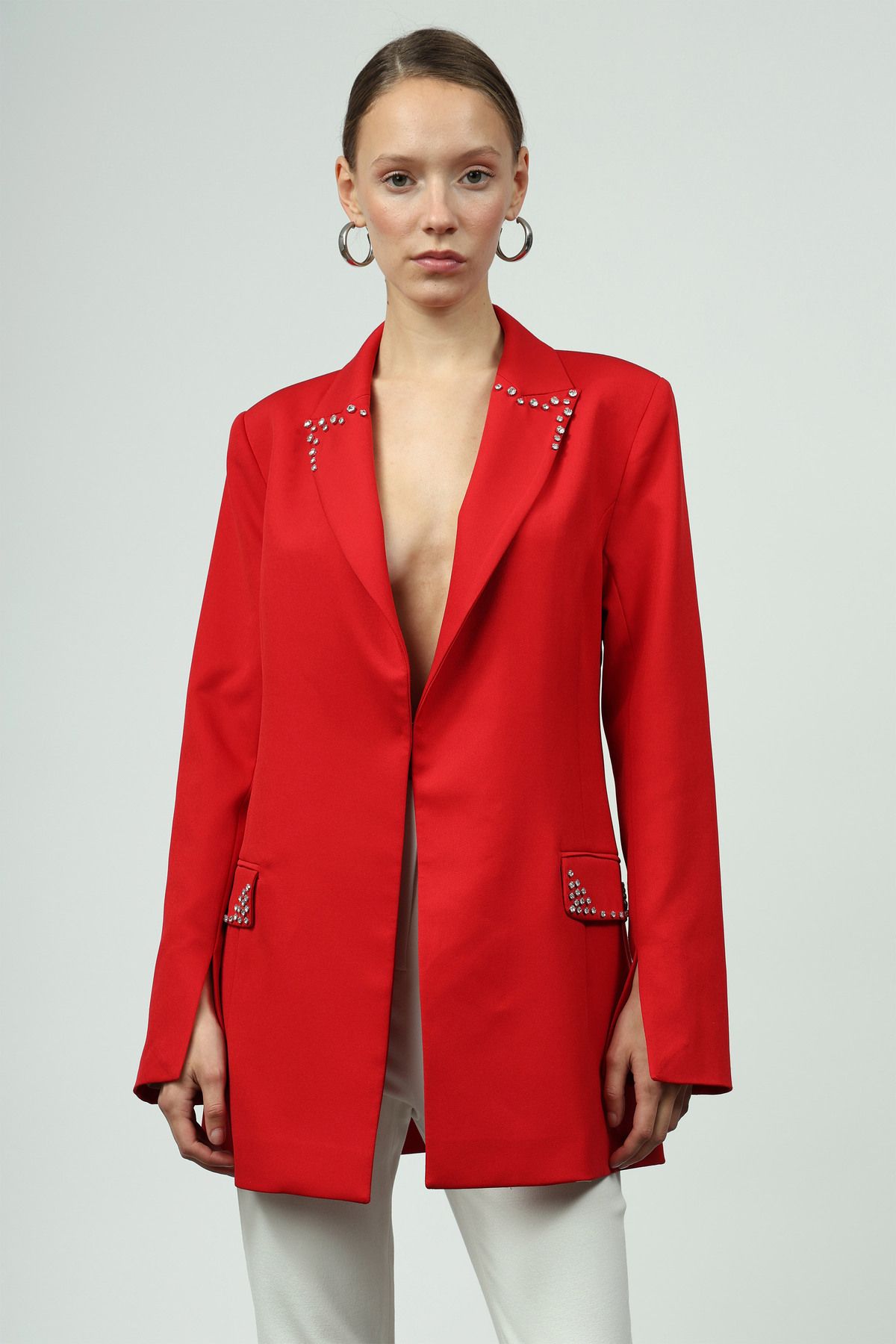 Diagonal Taş Aplikeli Uzun Blazer Ceket