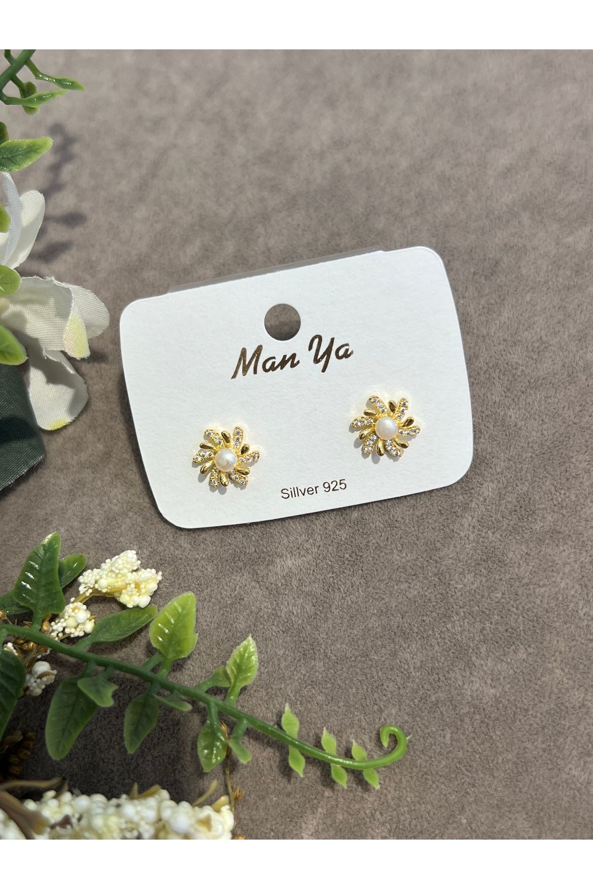 BEREN KILIÇ Gold Çiçek Motifli Çelik Küpe