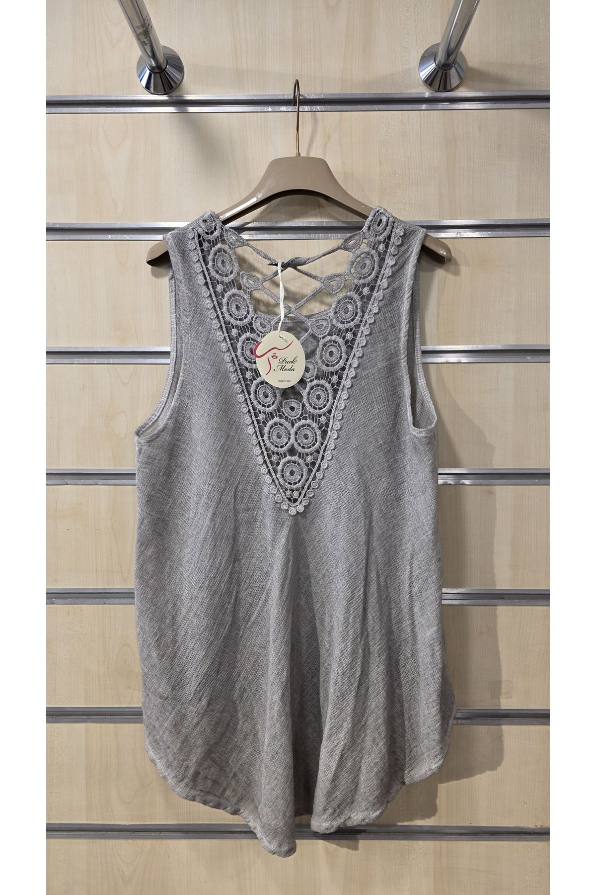 Park Moda İtalyan Pamuklu Bluz Arkası Dantelli Sıfır Kol
