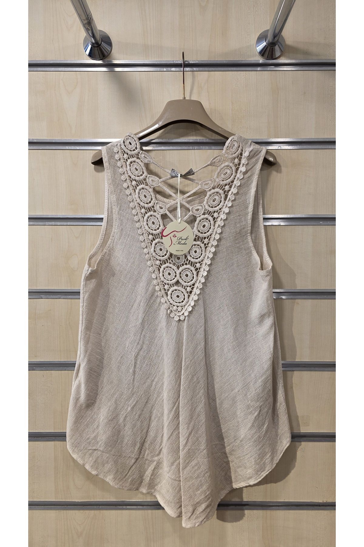 Park Moda İtalyan Pamuklu Bluz Arkası Dantelli Sıfır Kol