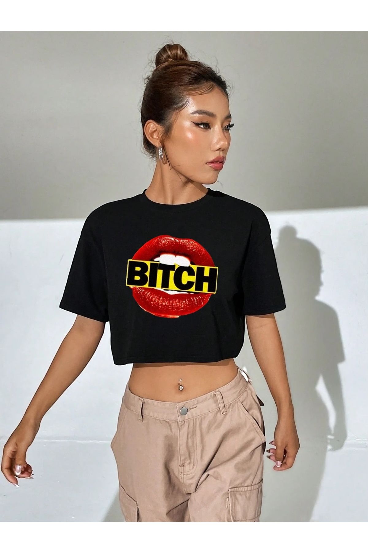SOHR KOPYA - Kadın Oversize Crop Dudak XOXO Tasarım T-shirt