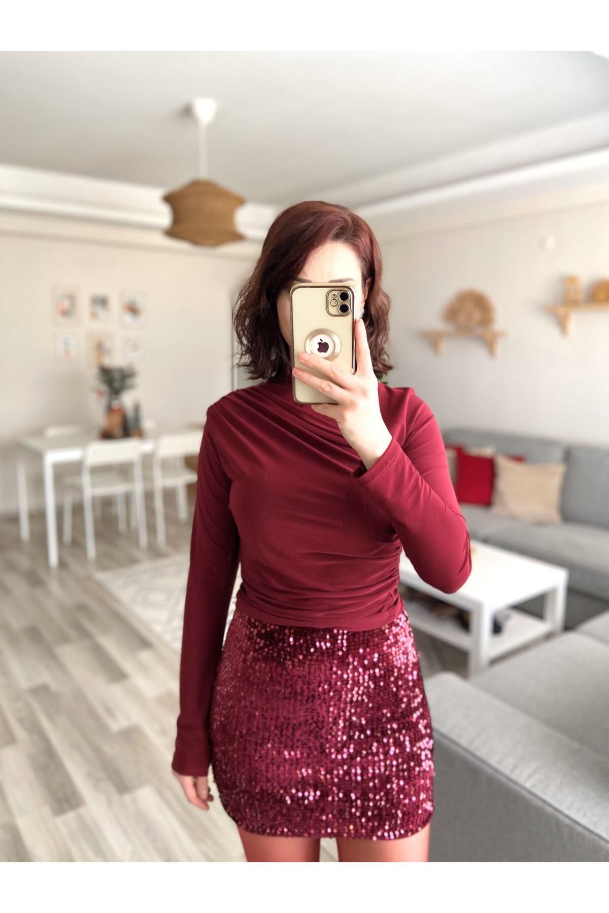 SIPAHI ÖNÜ DRAPELİ BÜZGÜLÜ BORDO BLUZ
