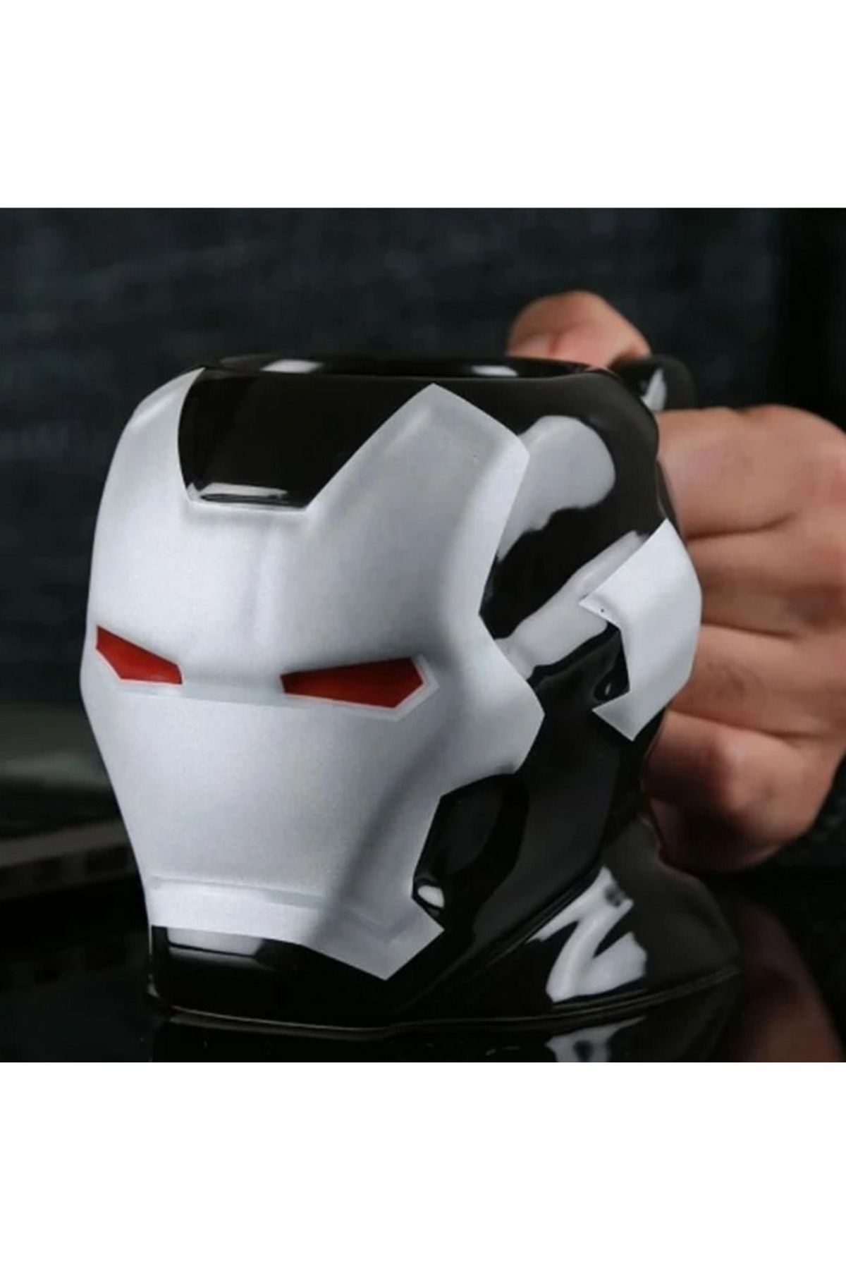 NETAVANTAJ Iron Man Siyah Renk Tasarım Kupa