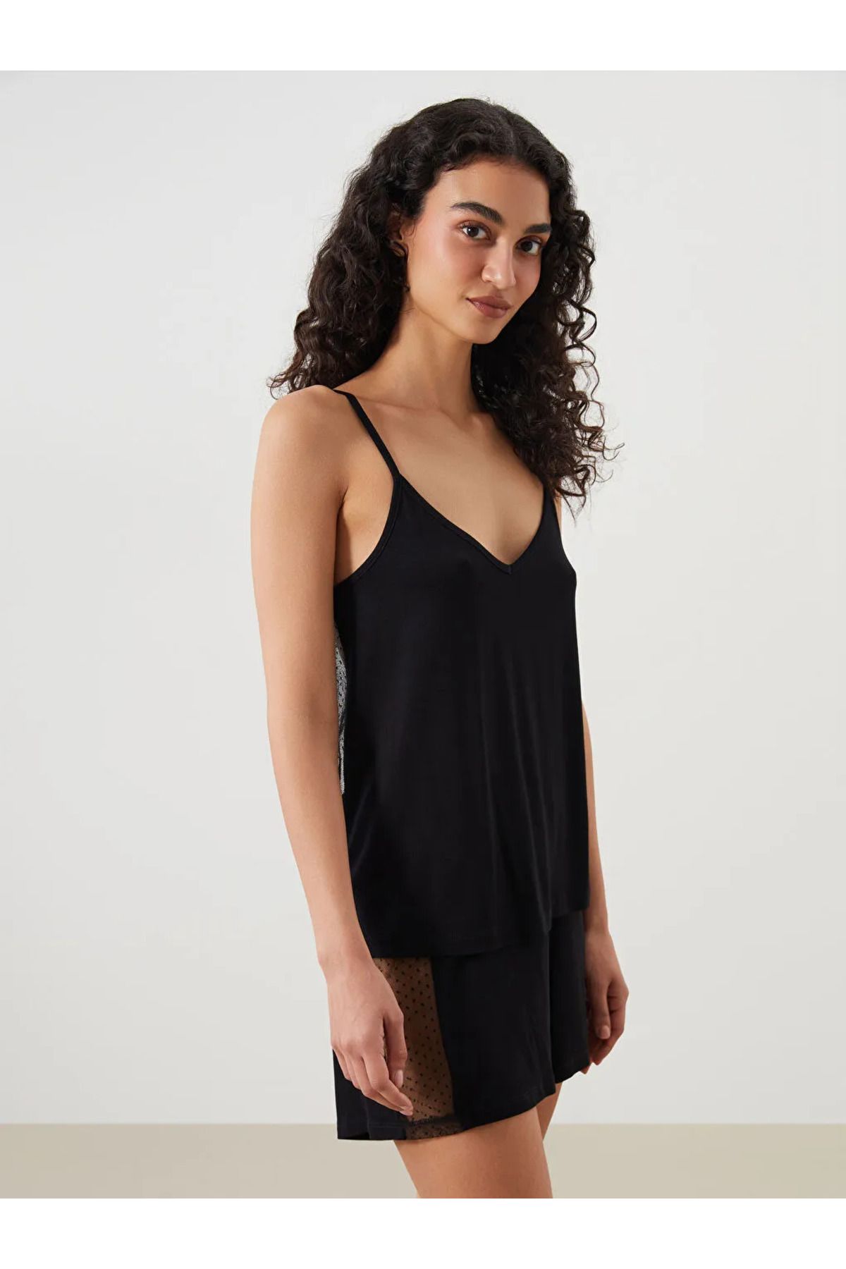 LC Waikiki LCW DREAM Siyah V Yaka Kadın Şortlu Pijama Takımı