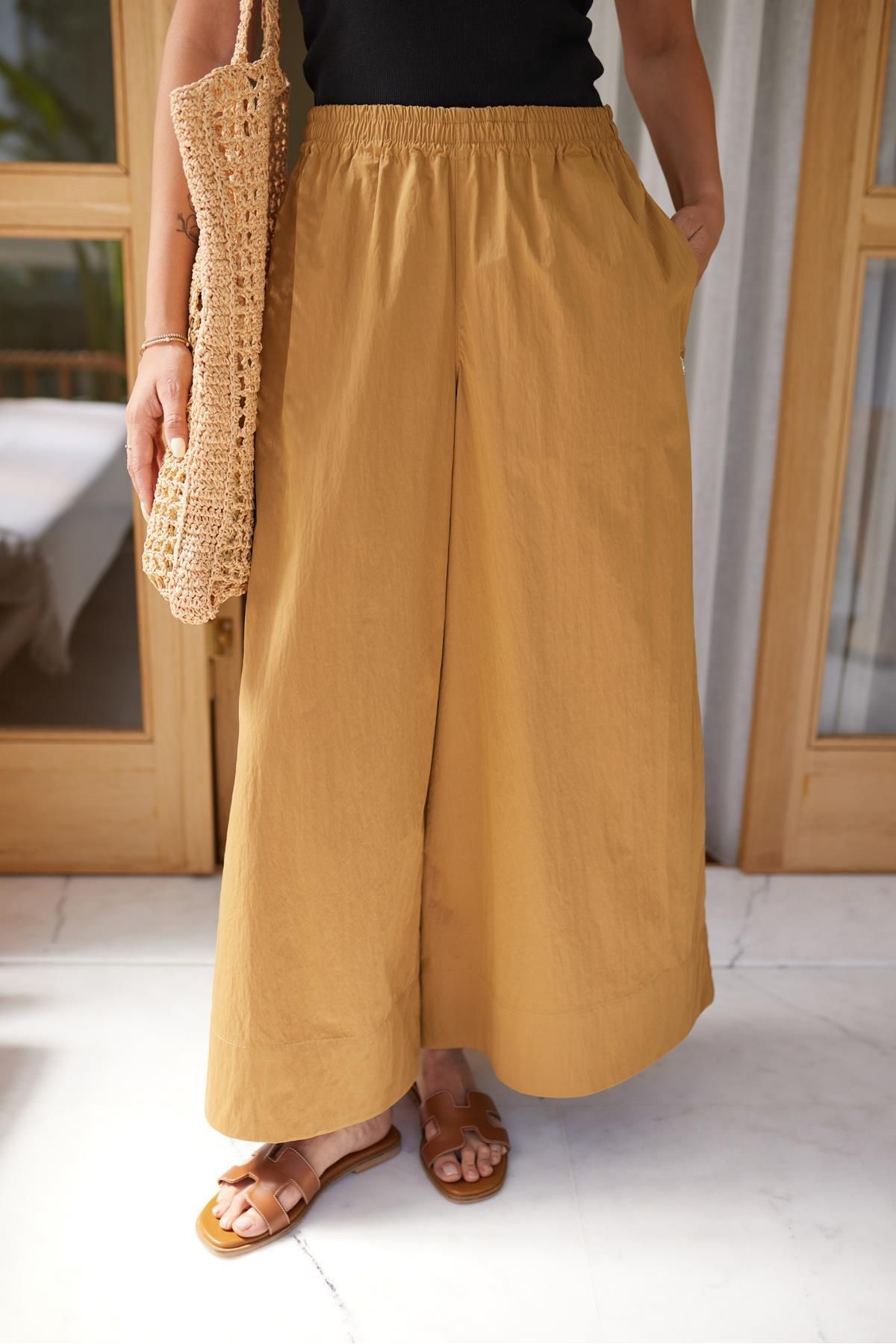 Askı Tekstil Camel Beli Lastikli Ekstra Bol Paça Kapri Pantolon