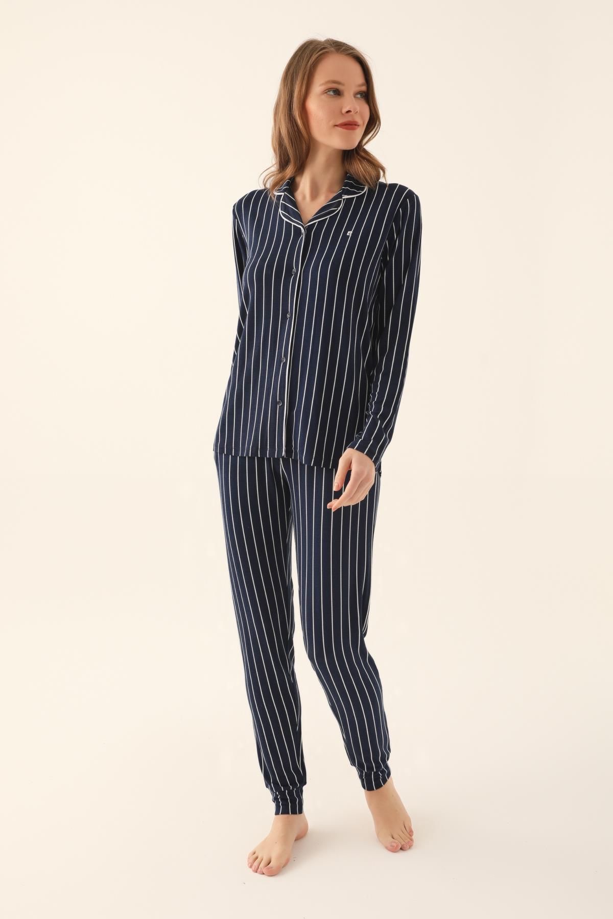 Pierre Cardin Kutulu Kadın Çizgili Lacivert Pijama Takım, %50 pamuk %50 modal, Düğmeli Pijama Takım