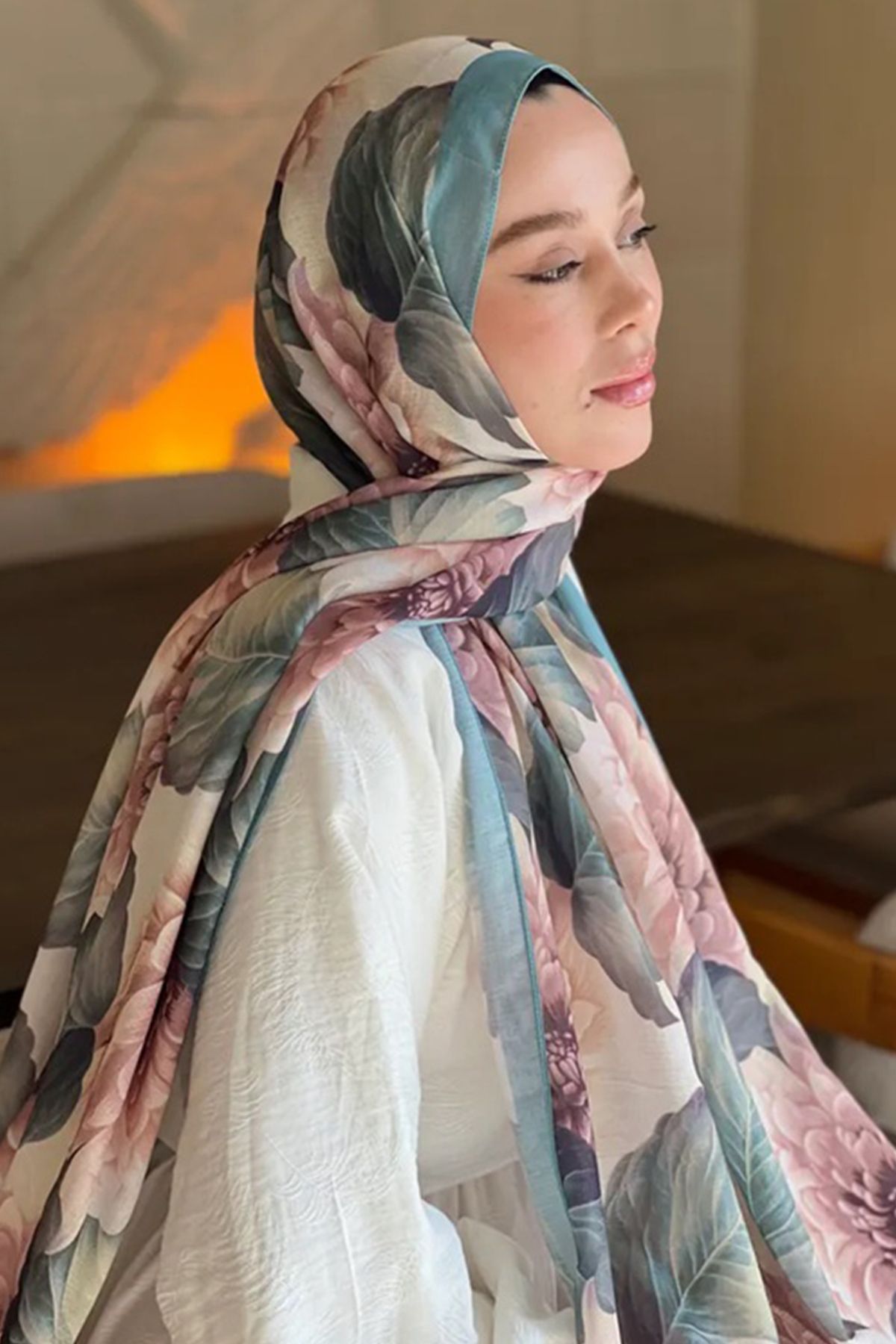 Tesettür Diyarı-Hydrangea Pattern Lina Shawl 3