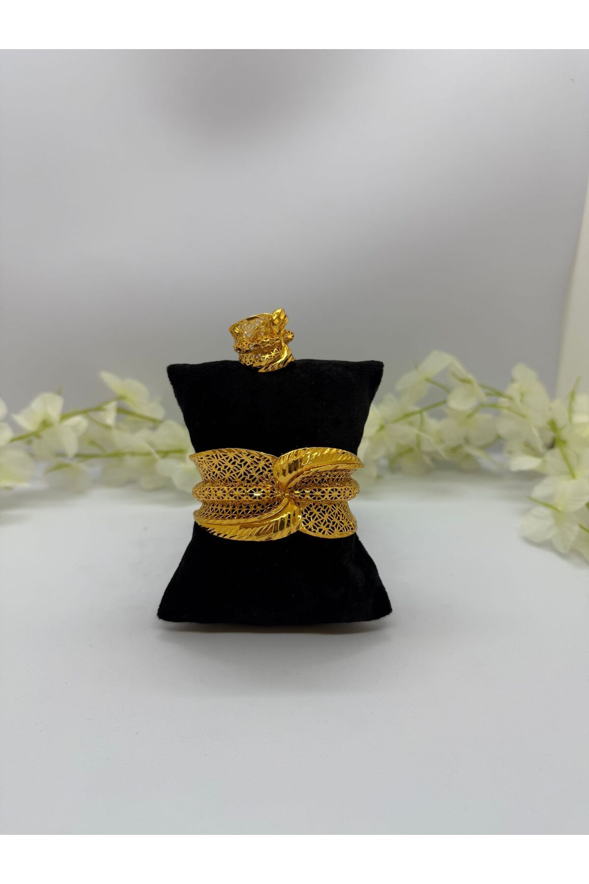 Constanza Exclusive 22 Ayar Altın Kaplama Altın Kıvrımı Kombini Kelepçe Ve Yüzük Lvd658