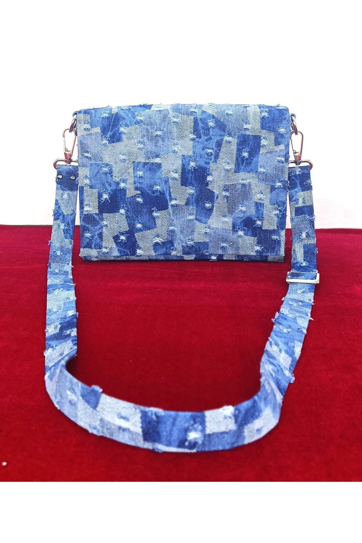 Sequoia Bags DENİM ÇANTA Yuvarlak Destroy Lazer Efektli Kapaklı Denim Çanta DESTRYKPK111 Model