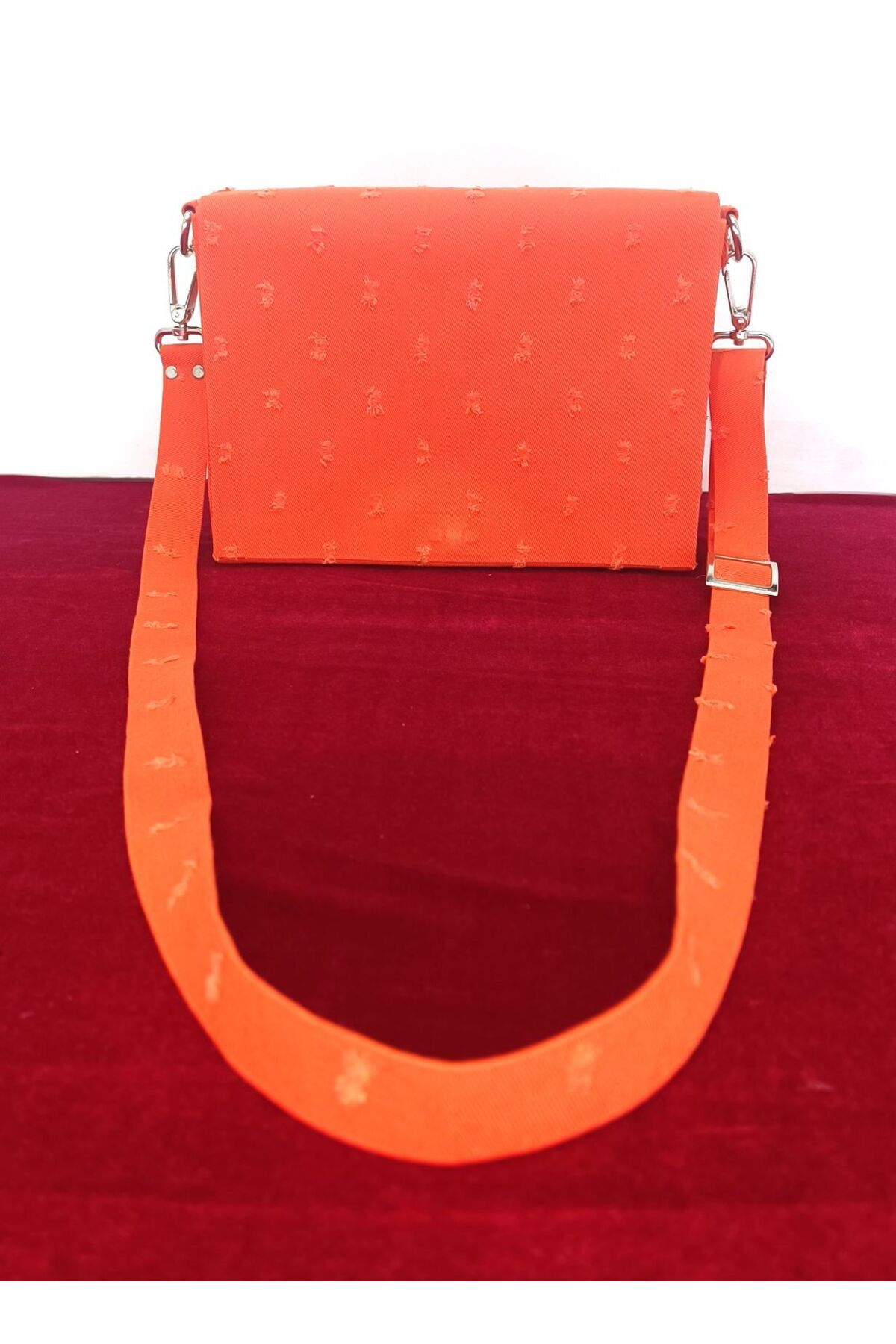 Sequoia Bags DENİM ÇANTA Yuvarlak Destroy Lazer Efektli Kapaklı Denim Çanta DESTRYKPK116 Model