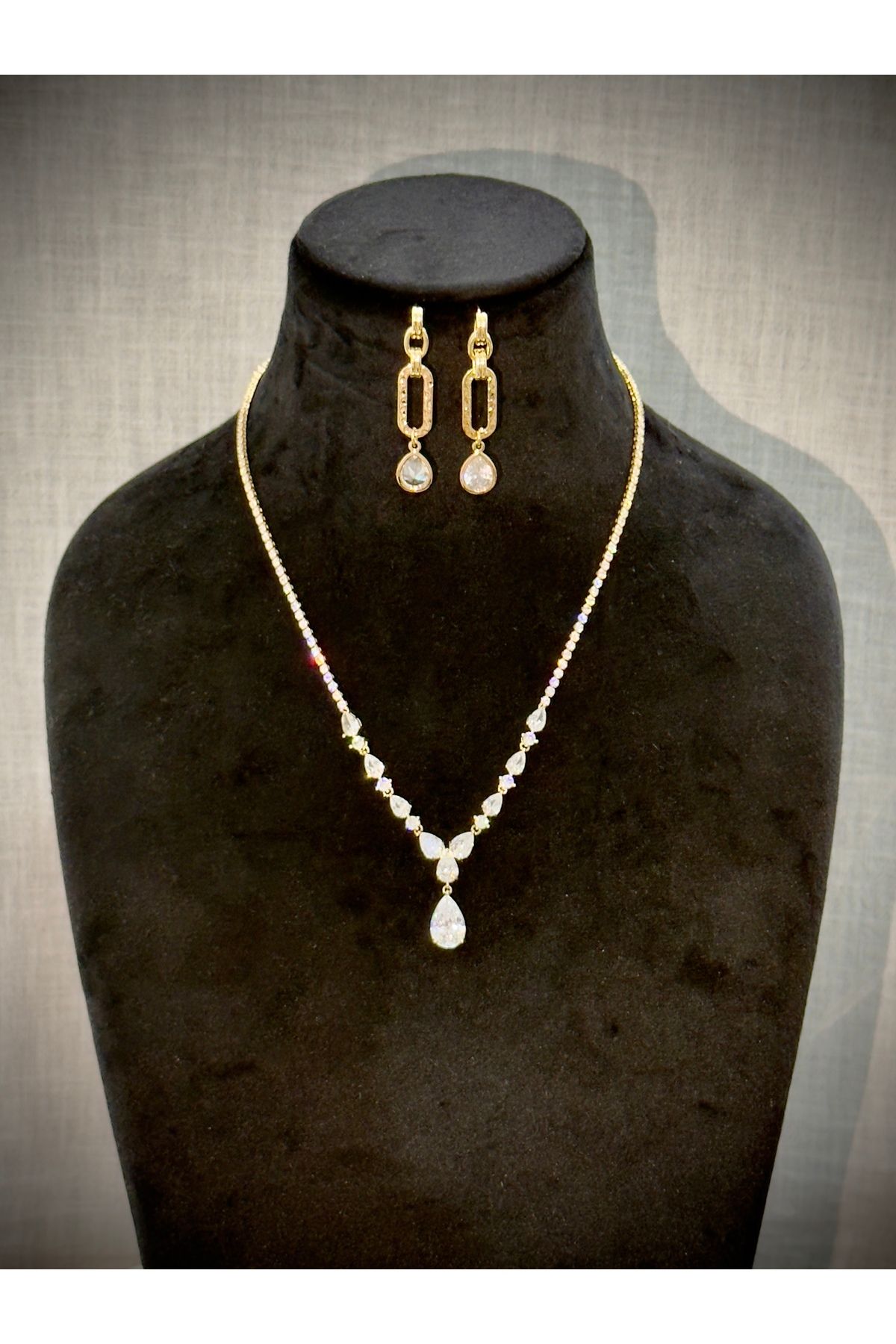 FASHİON JEWELRY Zerra Bella Kuyumcu Model Altın Kaplama Cm Taşlı Kolye ve Küpe