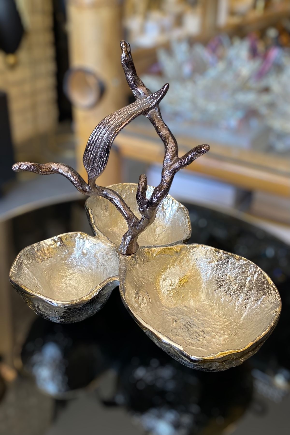 LEMİ DEKORASYON Döküm Yaprak Detaylı Gümüş Dekoratif İkramlık 25 x 25 Cm