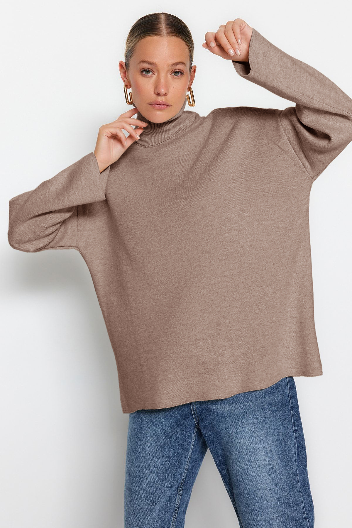 Trendyol Collection Podstawowy sweter dzianinowy z szerokimi wzorami z norek TWOAW23KZ00206