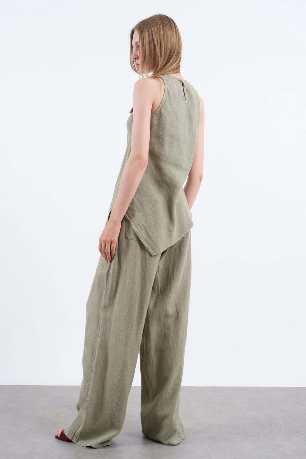 Trendyolmilla  Haki Kolsuz Bluz ve Pantolon Dokuma Alt - Üst Takım TWOSS25AU00121 - Görsel 3