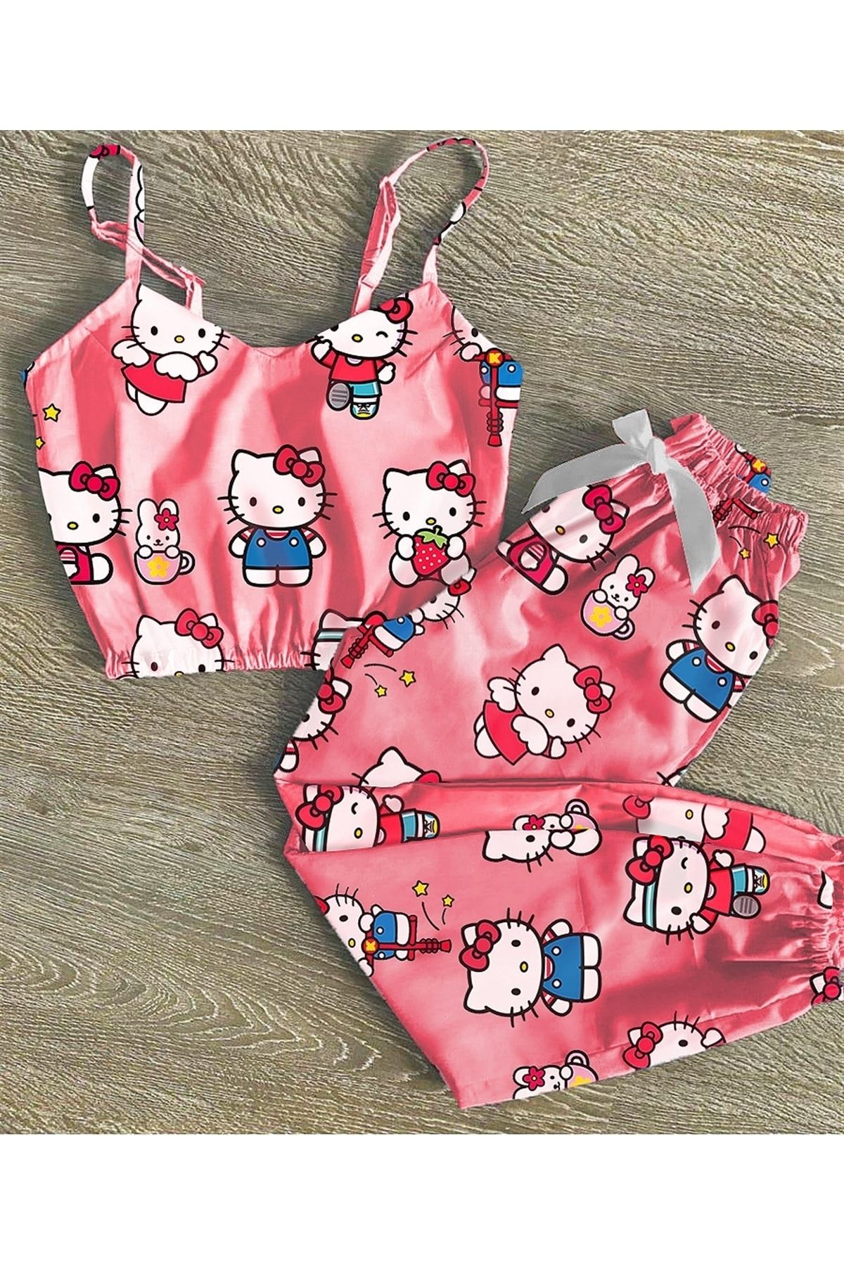 Pembishomewear Kadın Pembe Hello Kitty Desenli Trend Pijama Takımı
