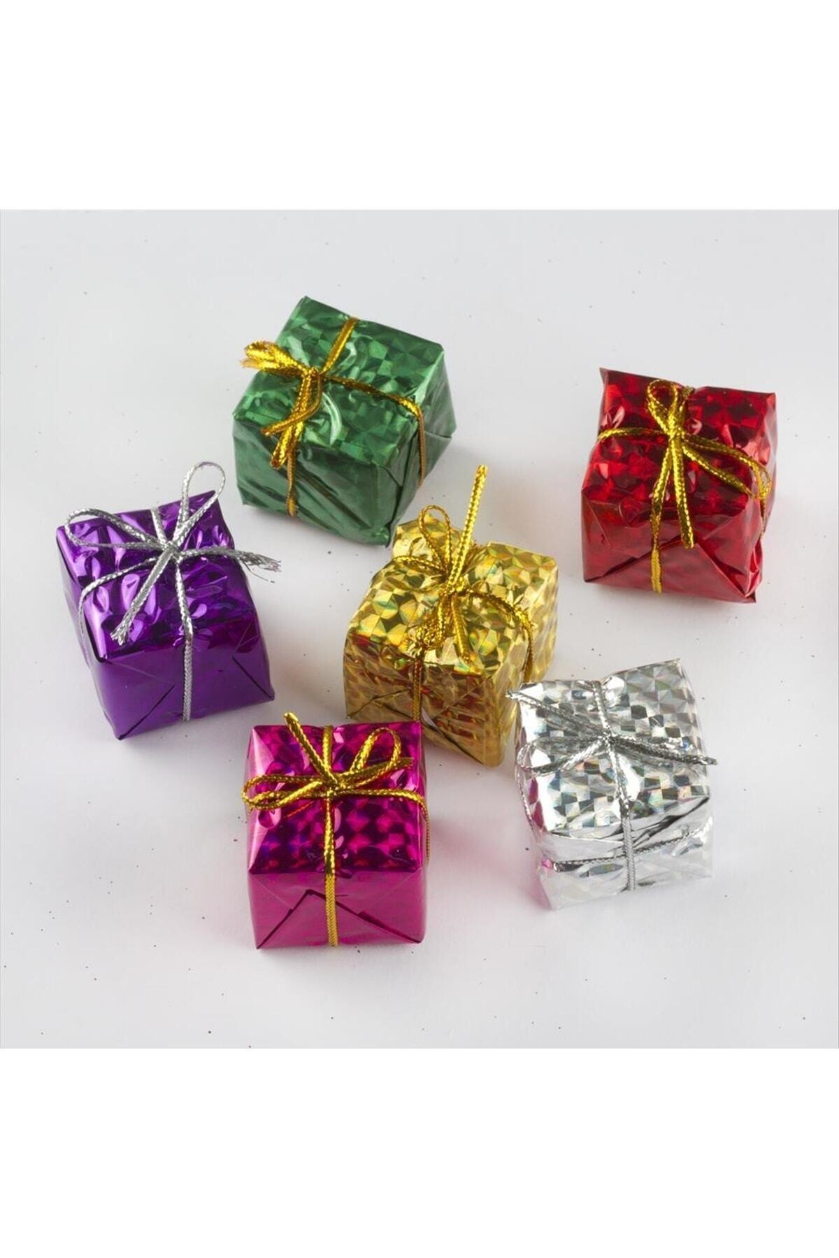 Happyland 12 Adet Yılbaşı Süsleme Kutusu Hediye Paketi