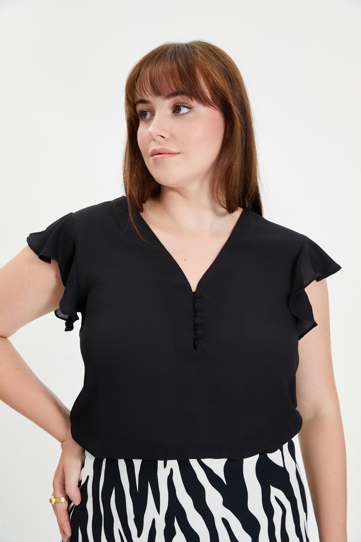 Trendyol Collection-Czarna, szczegółowa, zwiewna, półprzezroczysta bluzka z guzikami TWOSS20BZ0894 11